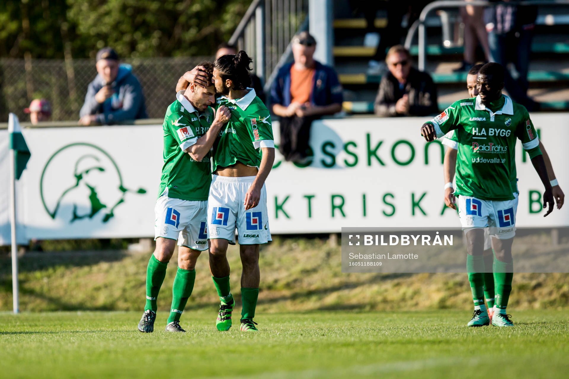 Ljungskiles Admir Bajrovic har kvitterat till 1-1 och