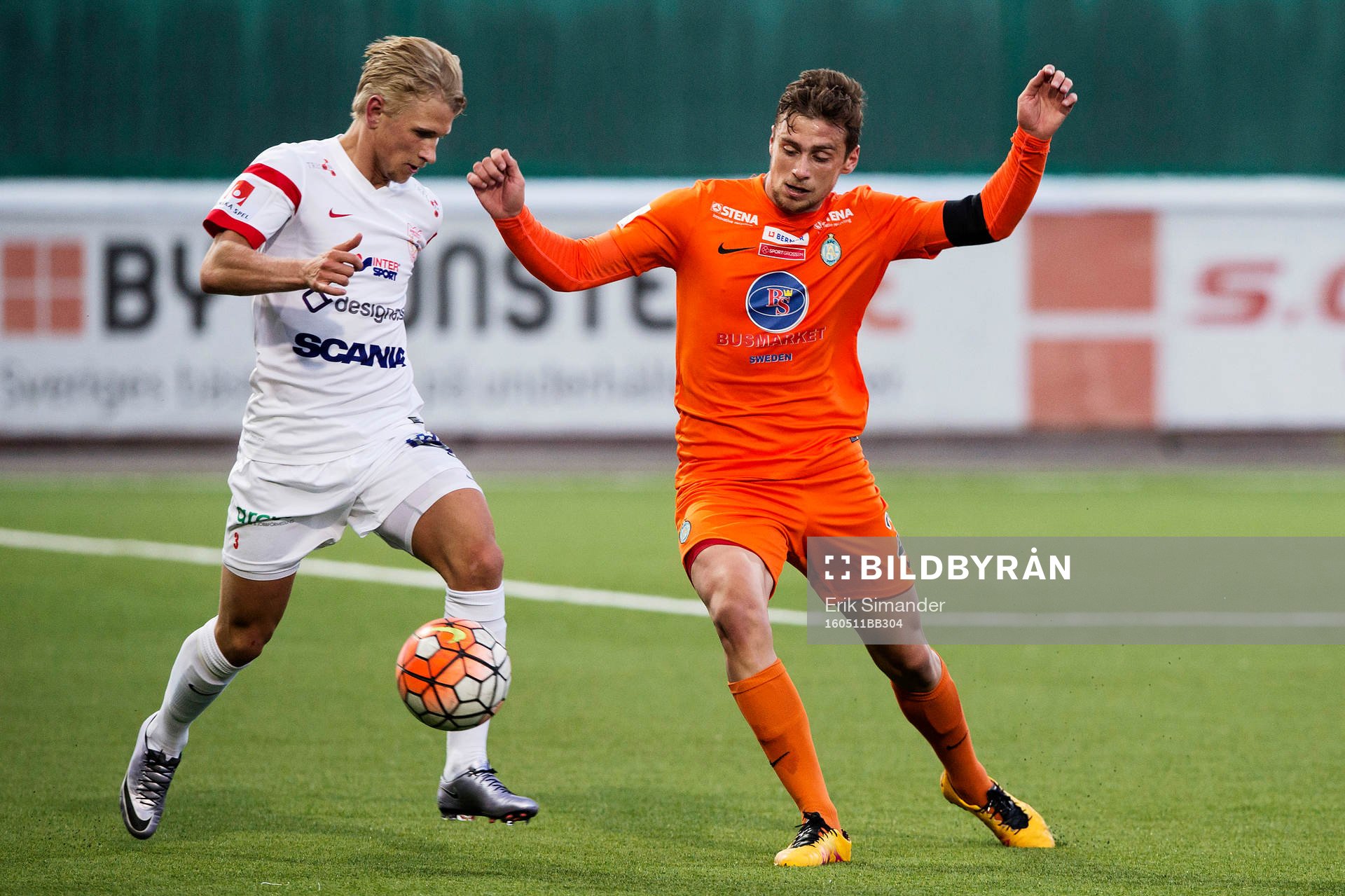 Athletics Filip Rogic och Assyriskas Simon Strand