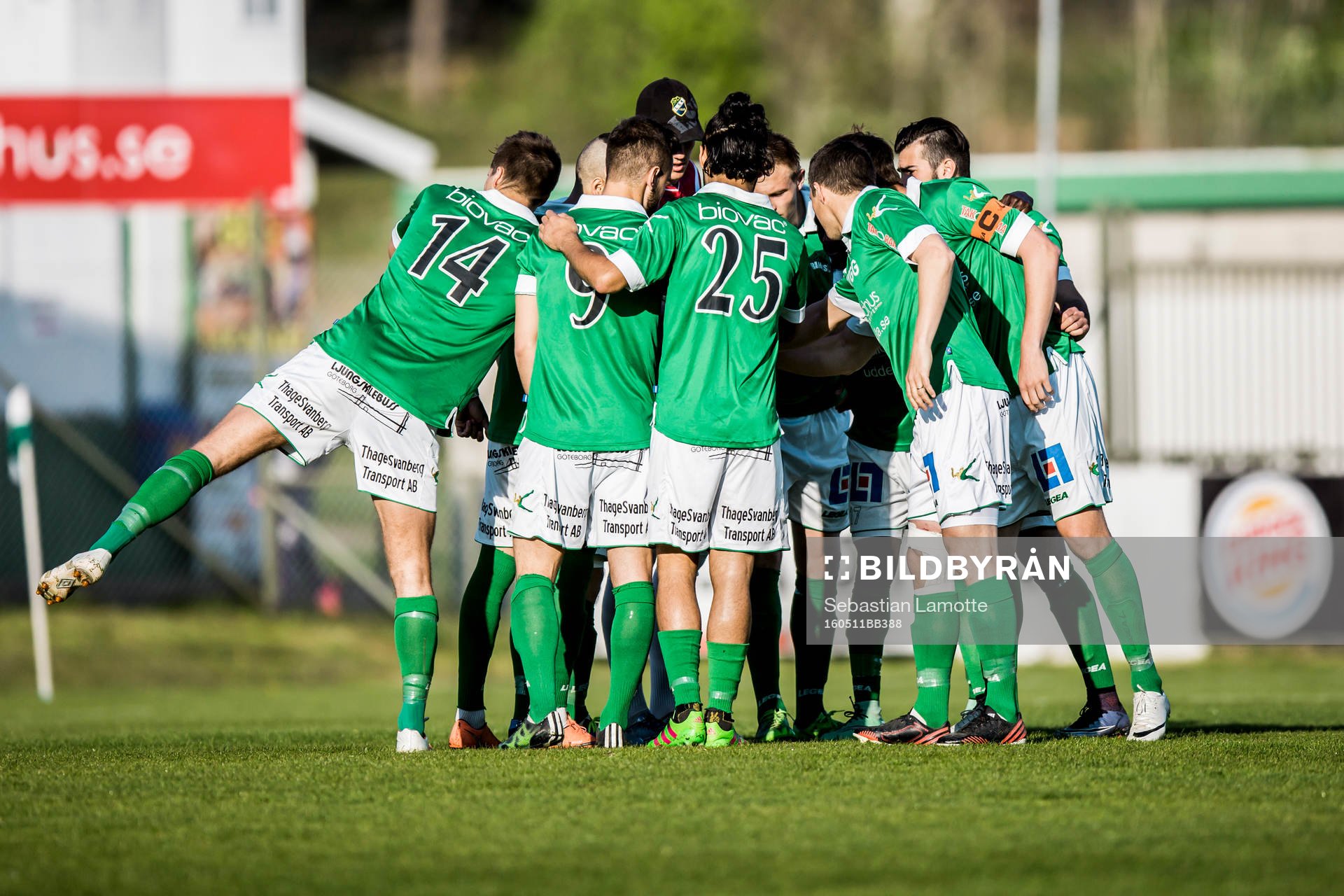 Ljungskiles spelare laddar upp