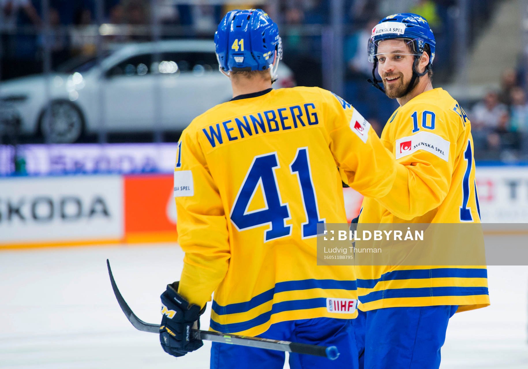 Sveriges Alexander Wennberg och Johan Fransson jublar