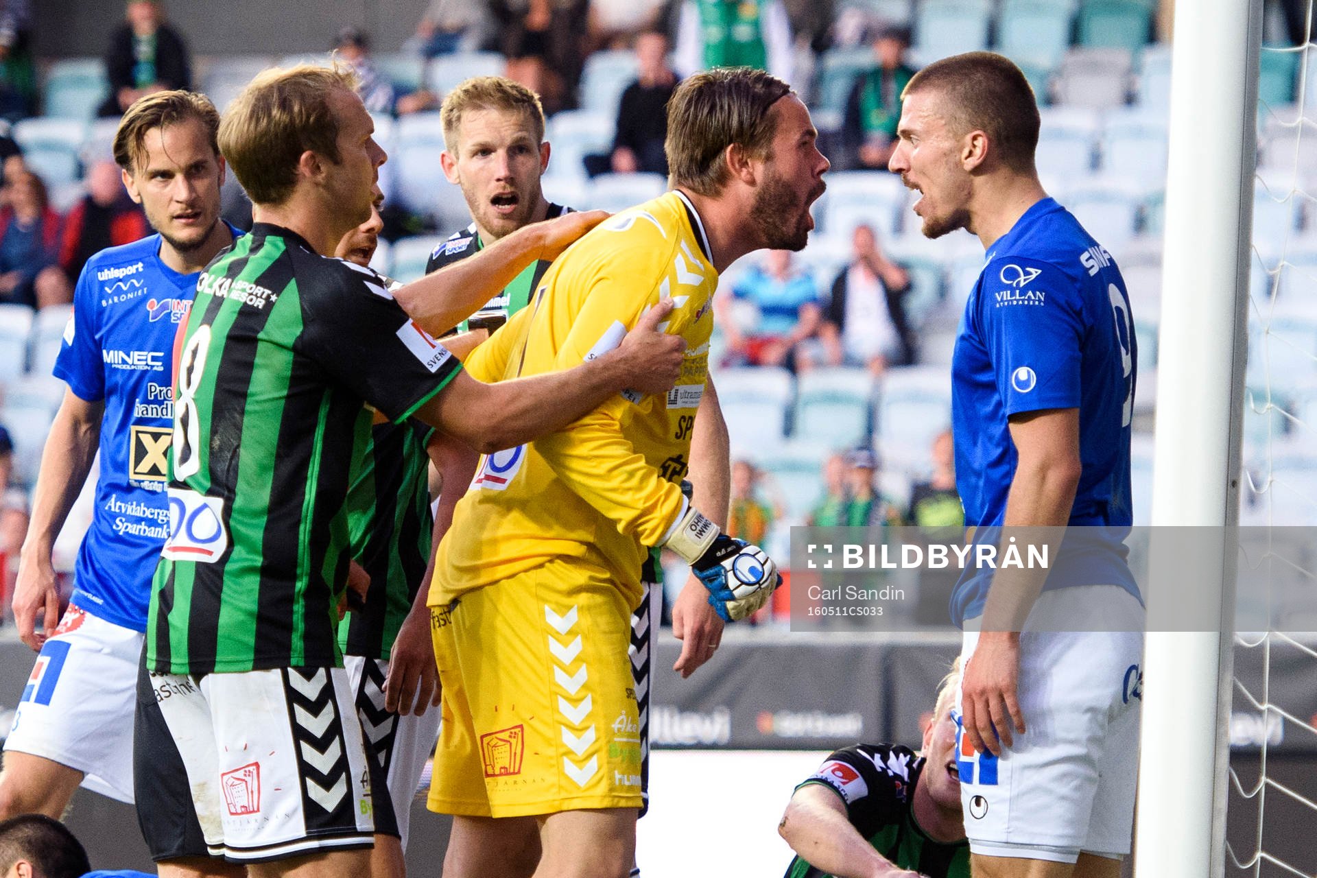 GAIS målvakt Tommi Vaiho reagerar mot Åtvidabergs