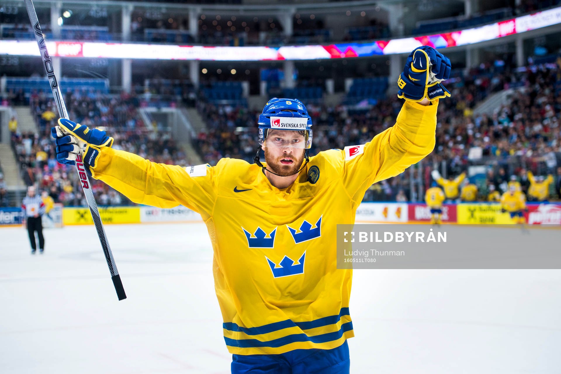 Sveriges Adam Larsson jublar