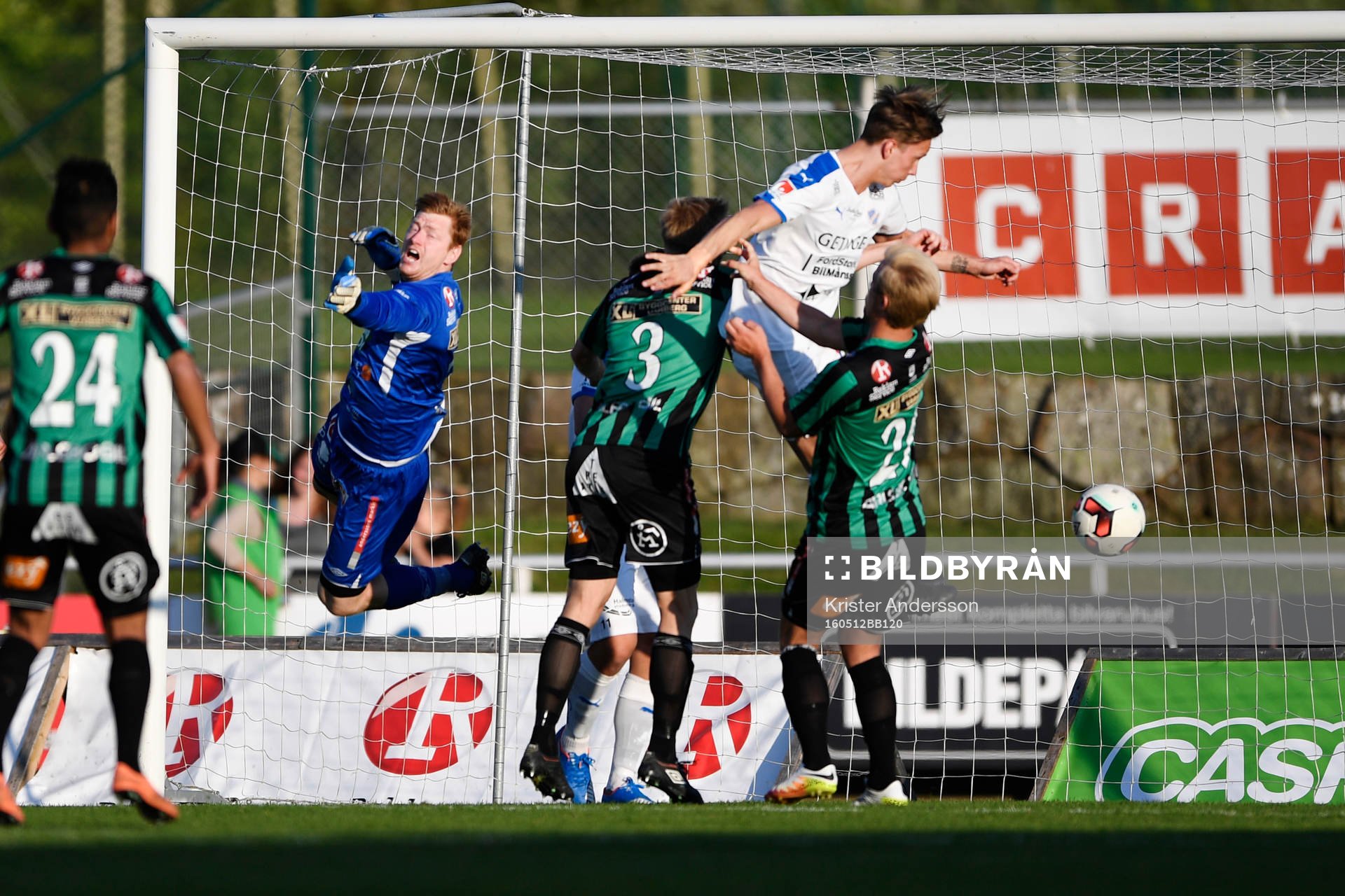 Halmstads Simon Silverholt nickar in 0-1