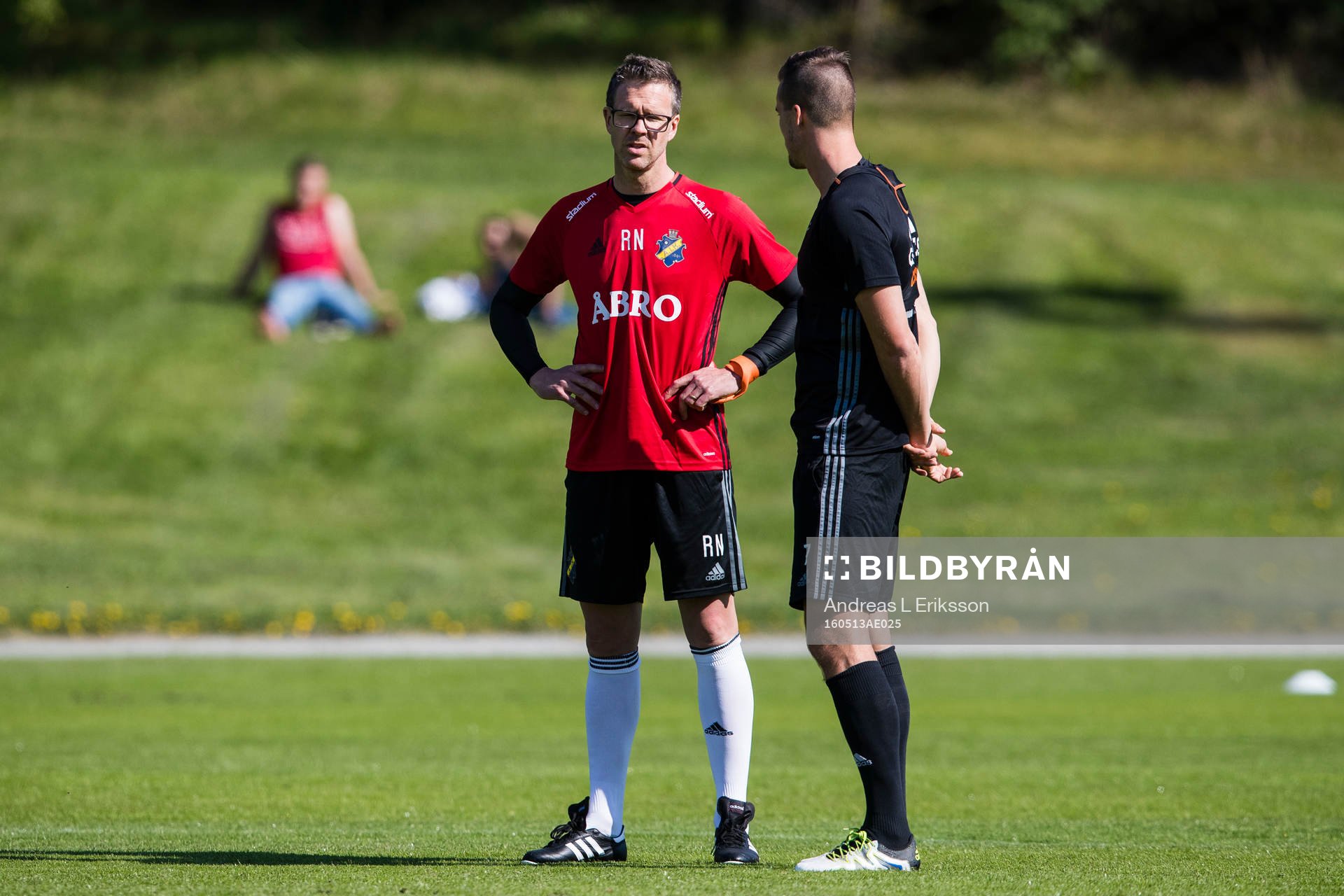 s tränare Rikard Norling och Fredrik Brustad