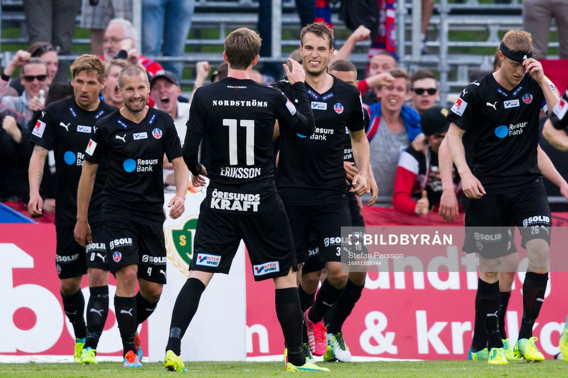 Helsingborgs Frederik Helstrup (i) jublar