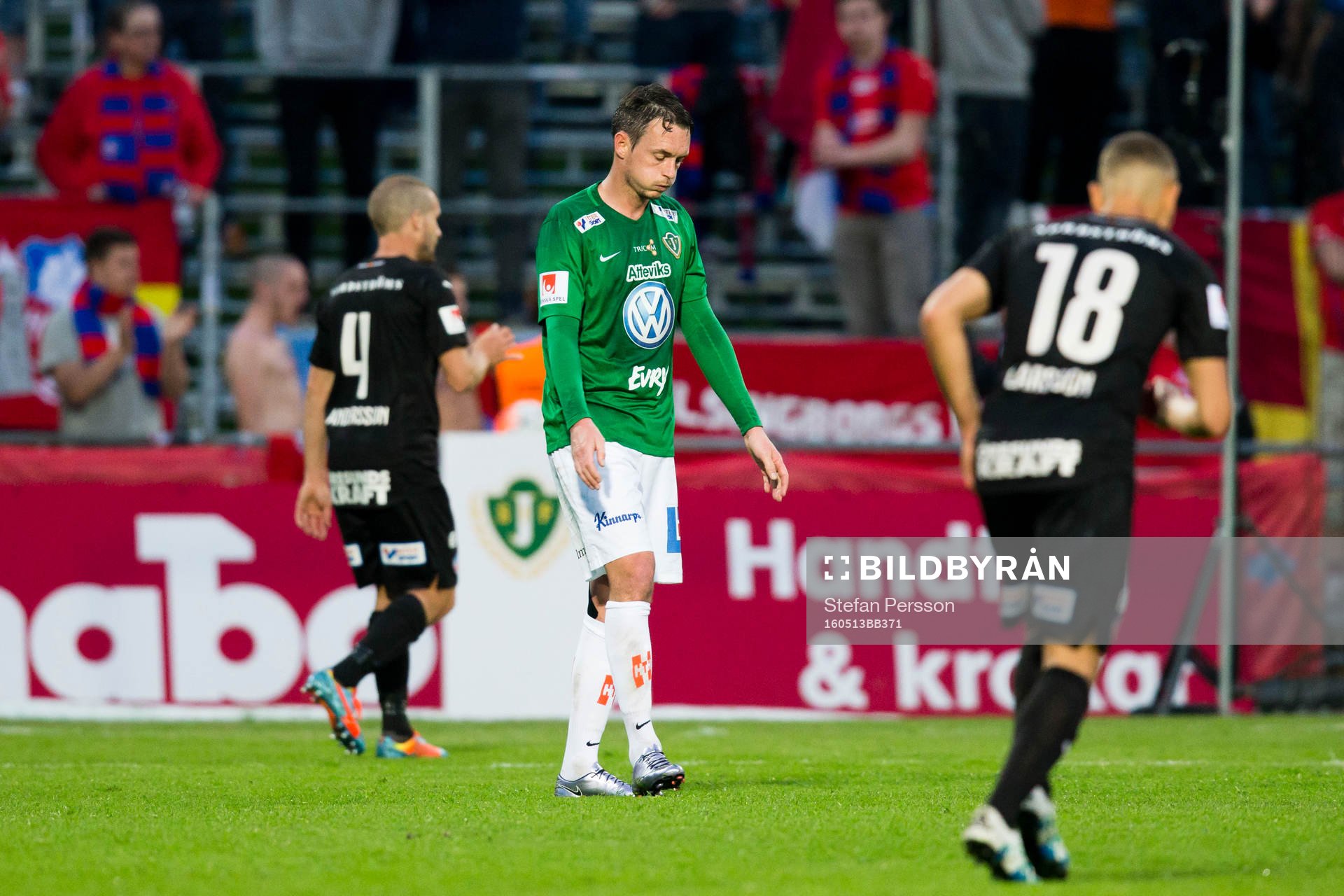 Jönköpings Daryl Smylie ser deppig ut