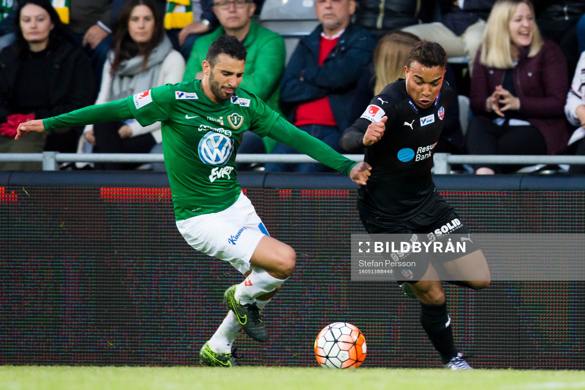 Jönköpings André Calisir mot Helsingborgs Matthew Rusike