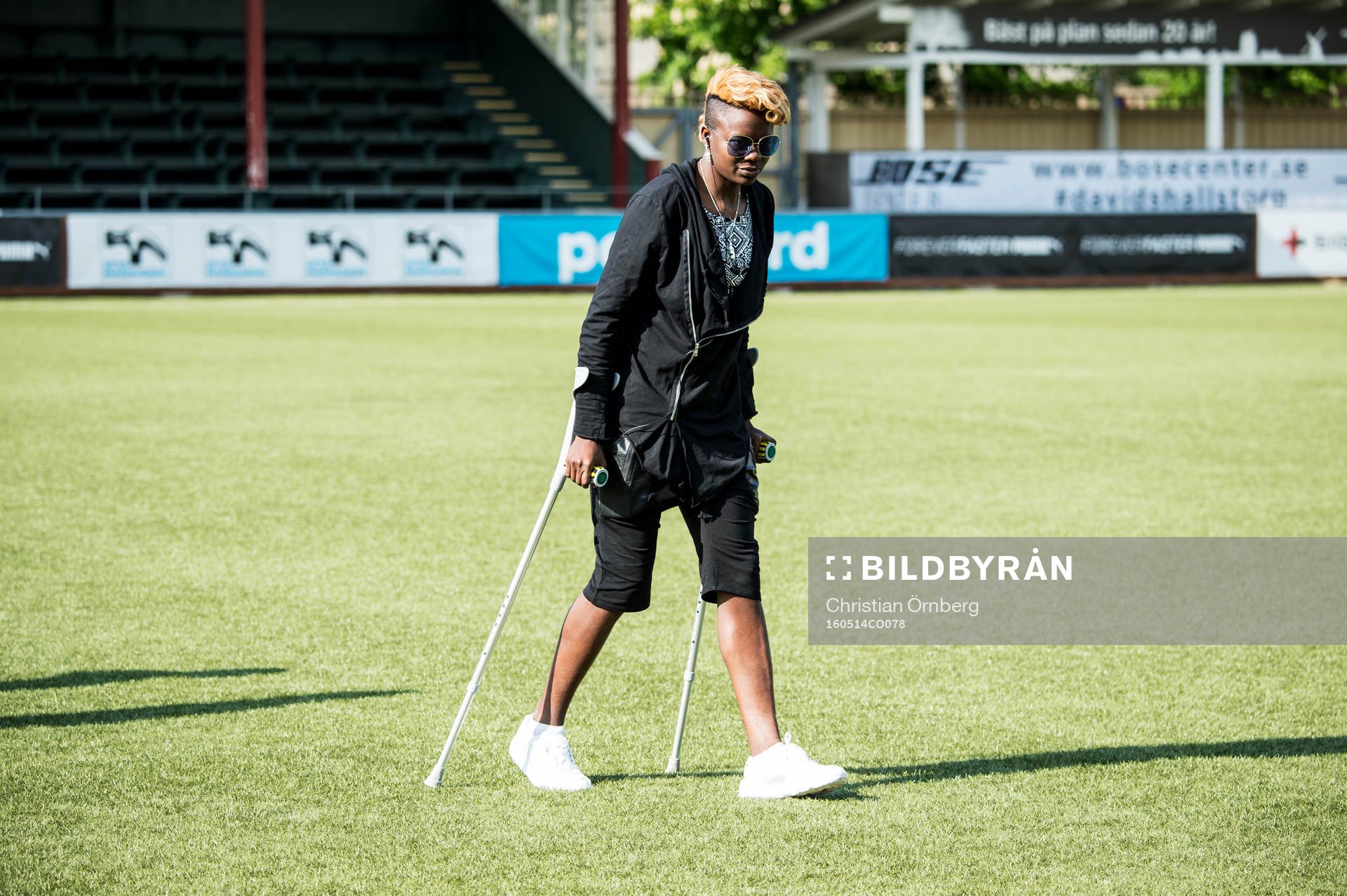 Rosengårds Gaëlle Enganamouit på kryckor