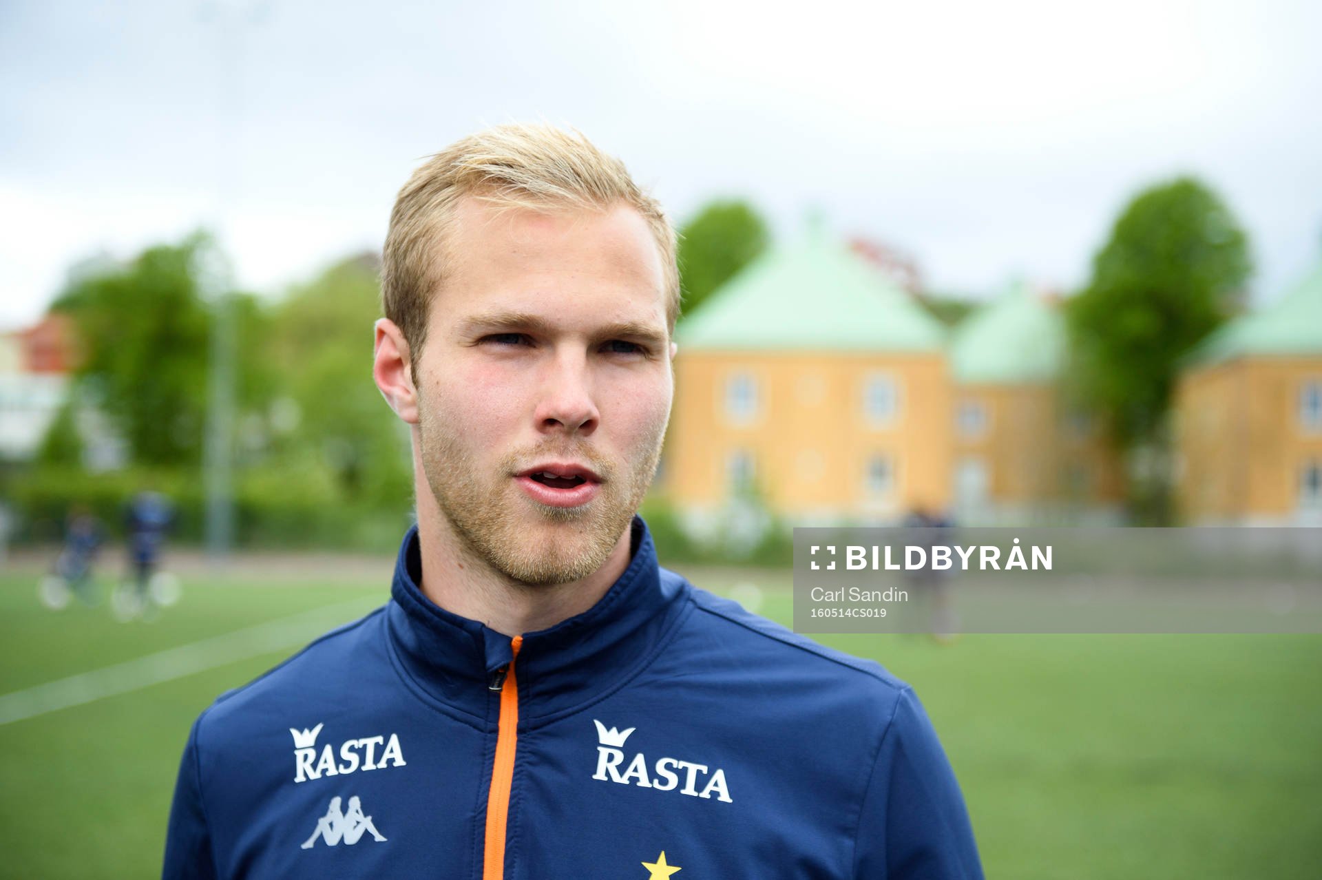 IFK Göteborgs Gustav Engvall blir intervjuad