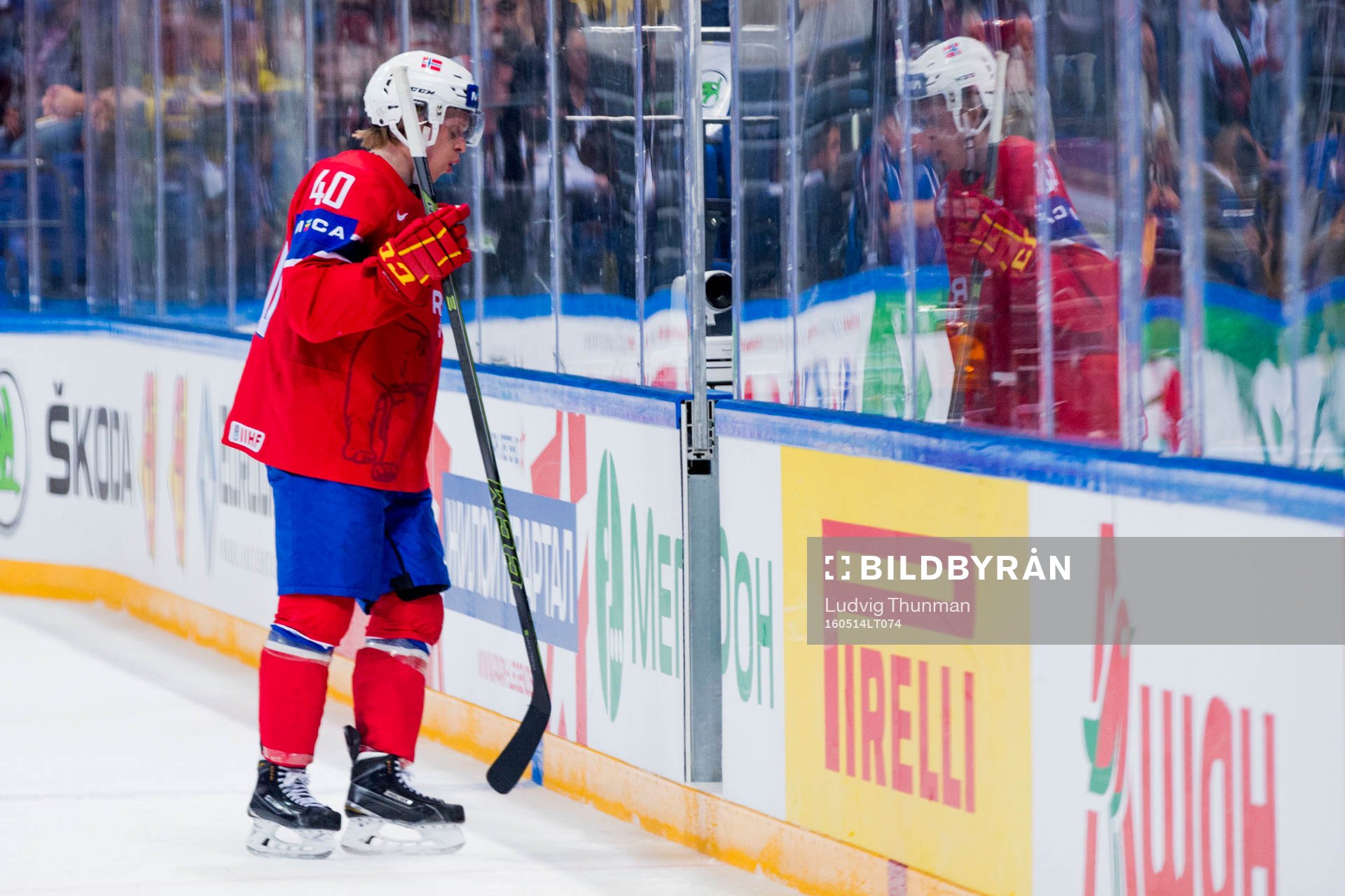 Norges Ken Andre Olimb sätter sig i utvisningsbåset