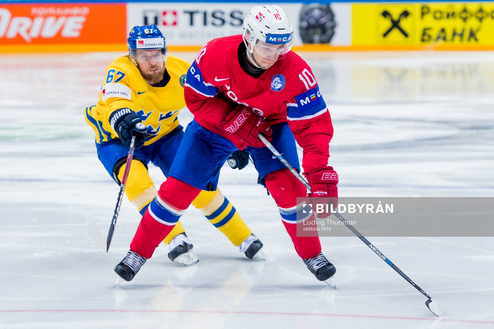 Sveriges Linus Omark jagar Norges Mattias Norstebo