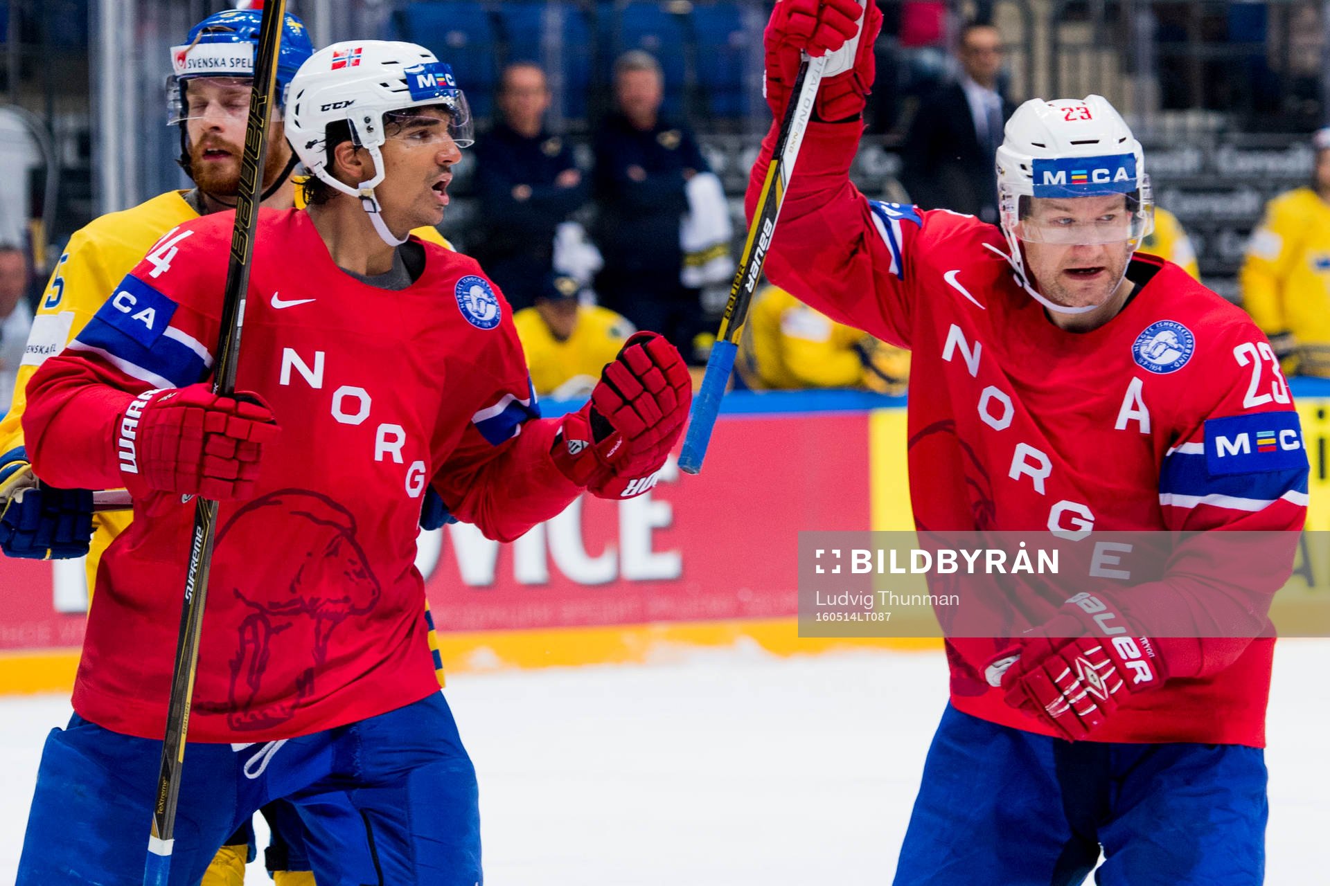 Norges Johannes Johannesen och Mats Trygg jublar