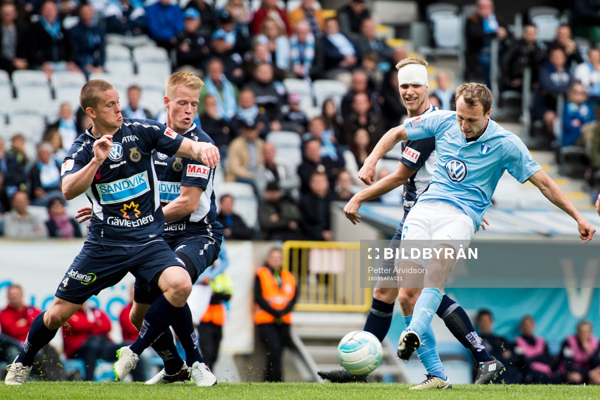 4 Malmö FFs Magnus Wolff Eikrem testar skott och Gefles