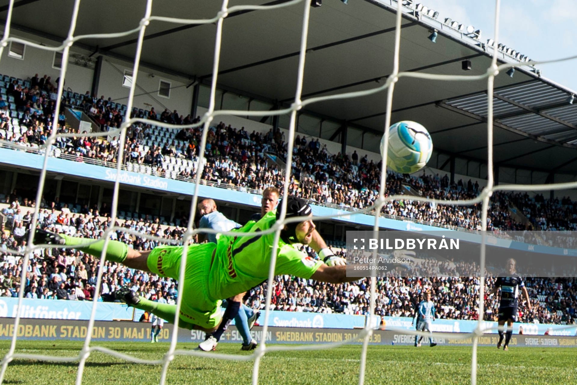 4 Malmö FFs Guillermo Molins klackar in 2-0 målet bakom