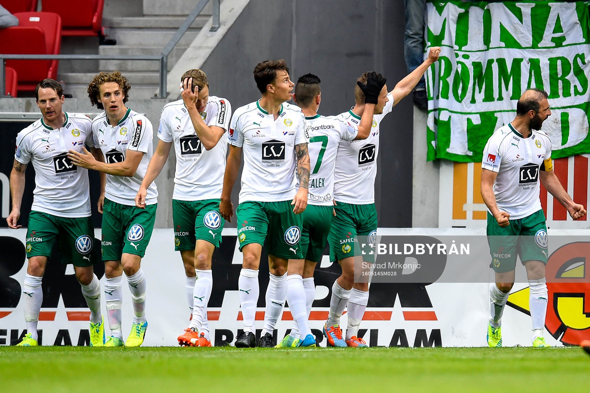 Hammarbys Erik Israelsson jublar