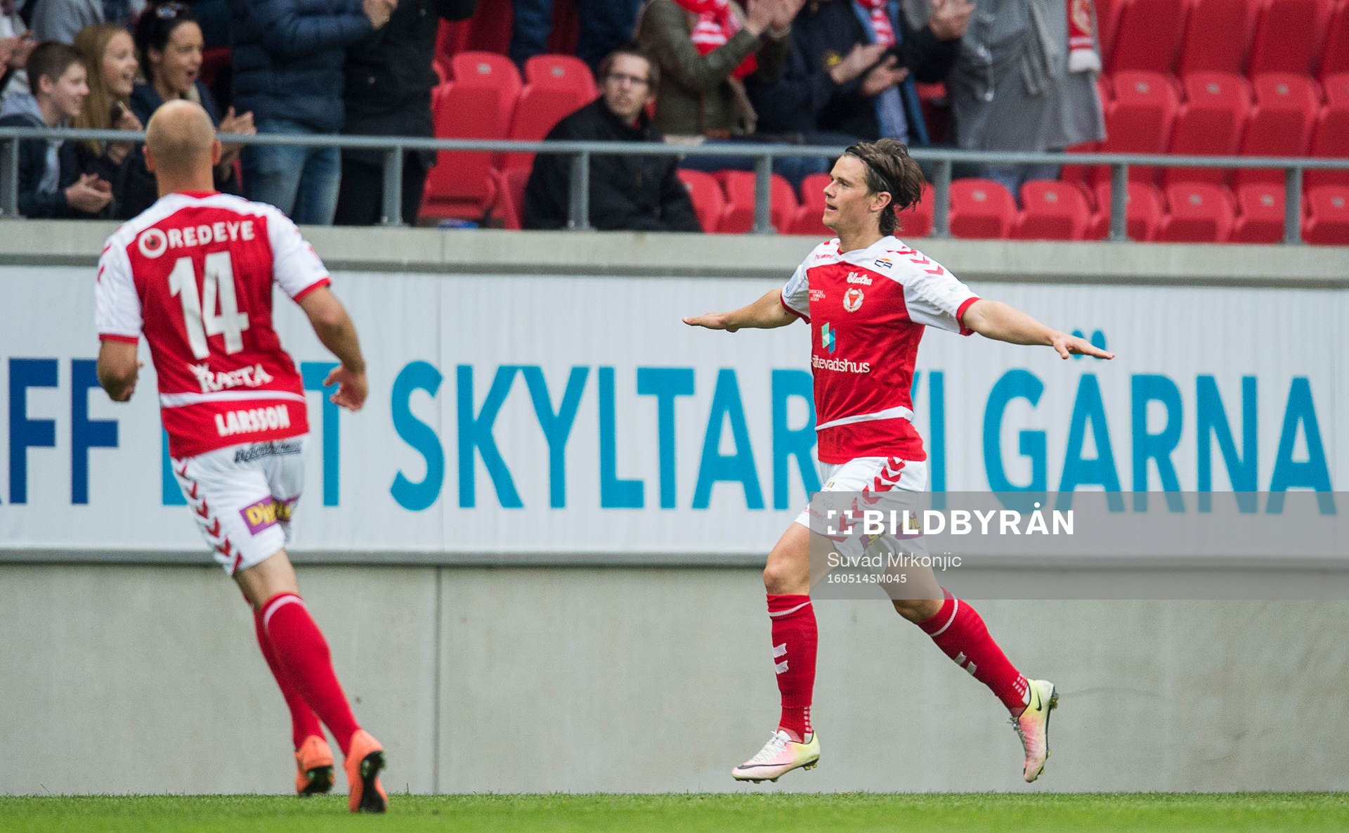 Kalmars Marcus Antonsson och Tobias Eriksson jublar