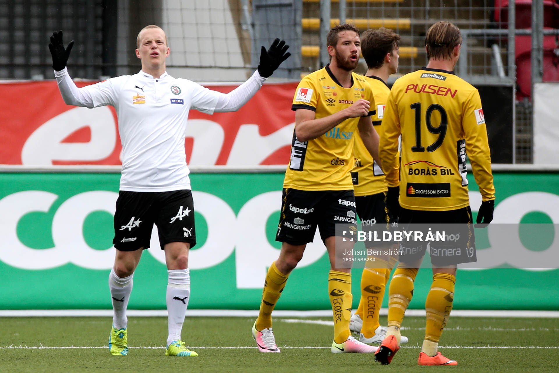 Örebros Daniel Gustavsson deppar