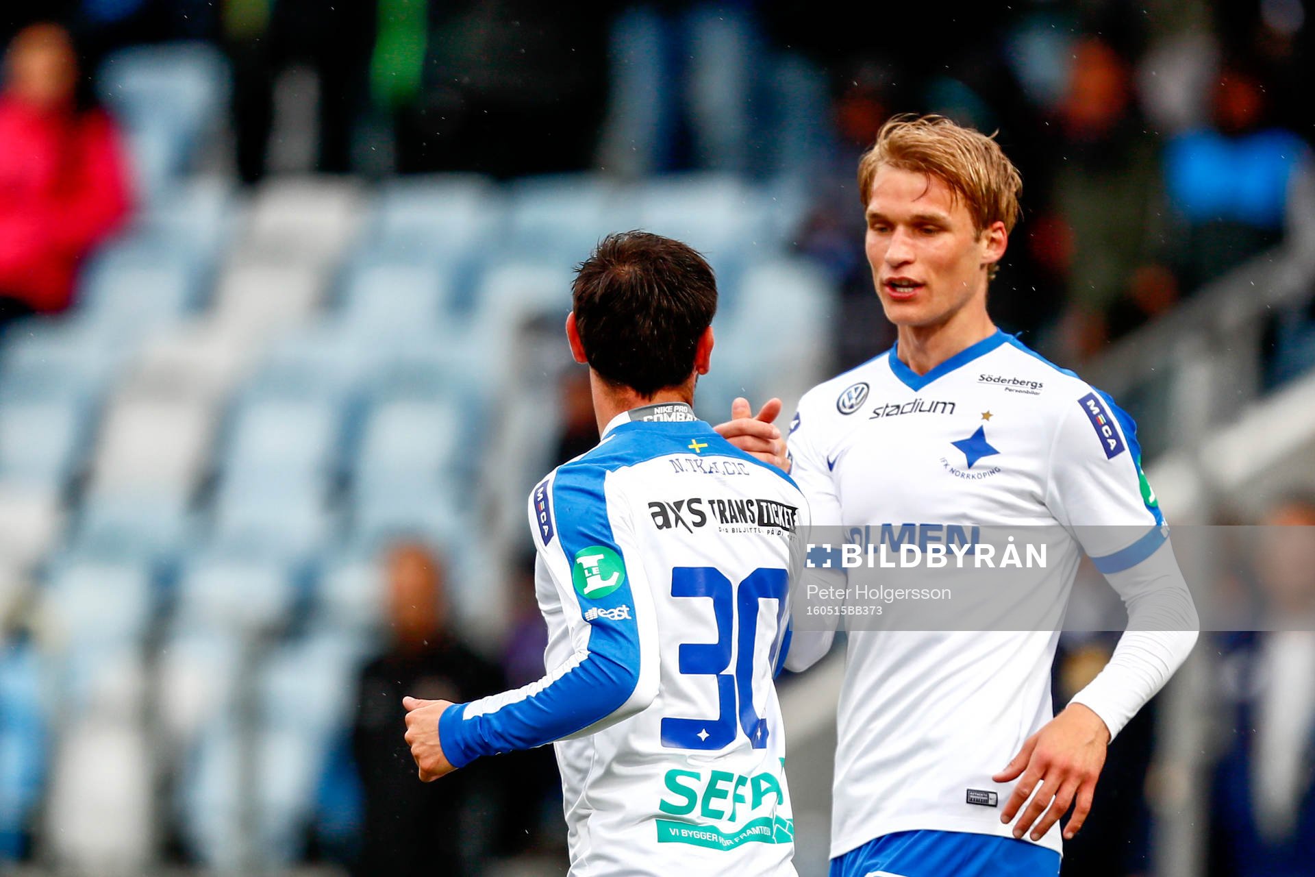 Norrköpings Sebastian Andersson och Nikola Tkalcic jublar