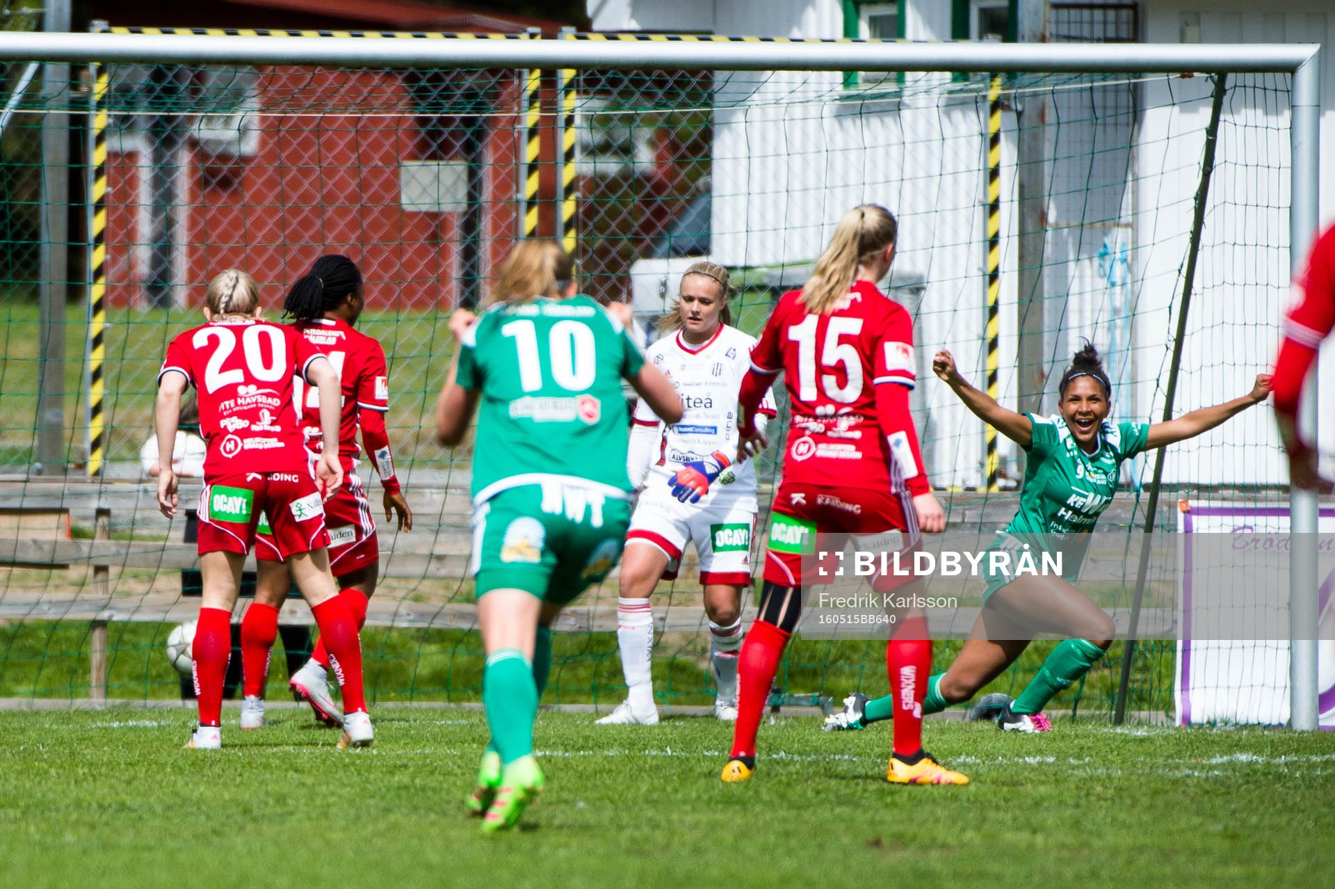 Mallbackens Madelen Janogy jublar