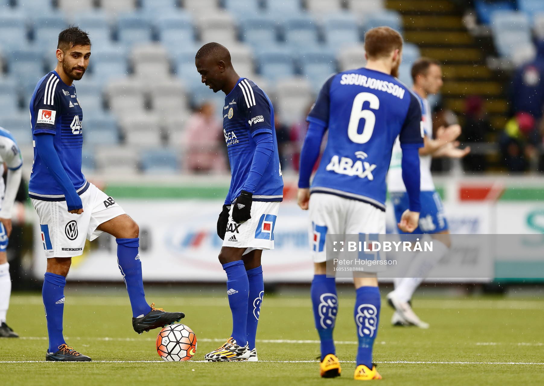 GIF Sundsvalls spelare deppar vid avspark