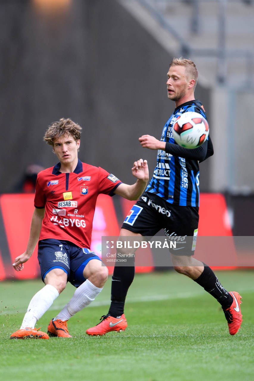 Örgrytes Jakob Lindström skjuter bollen förbi Sirius