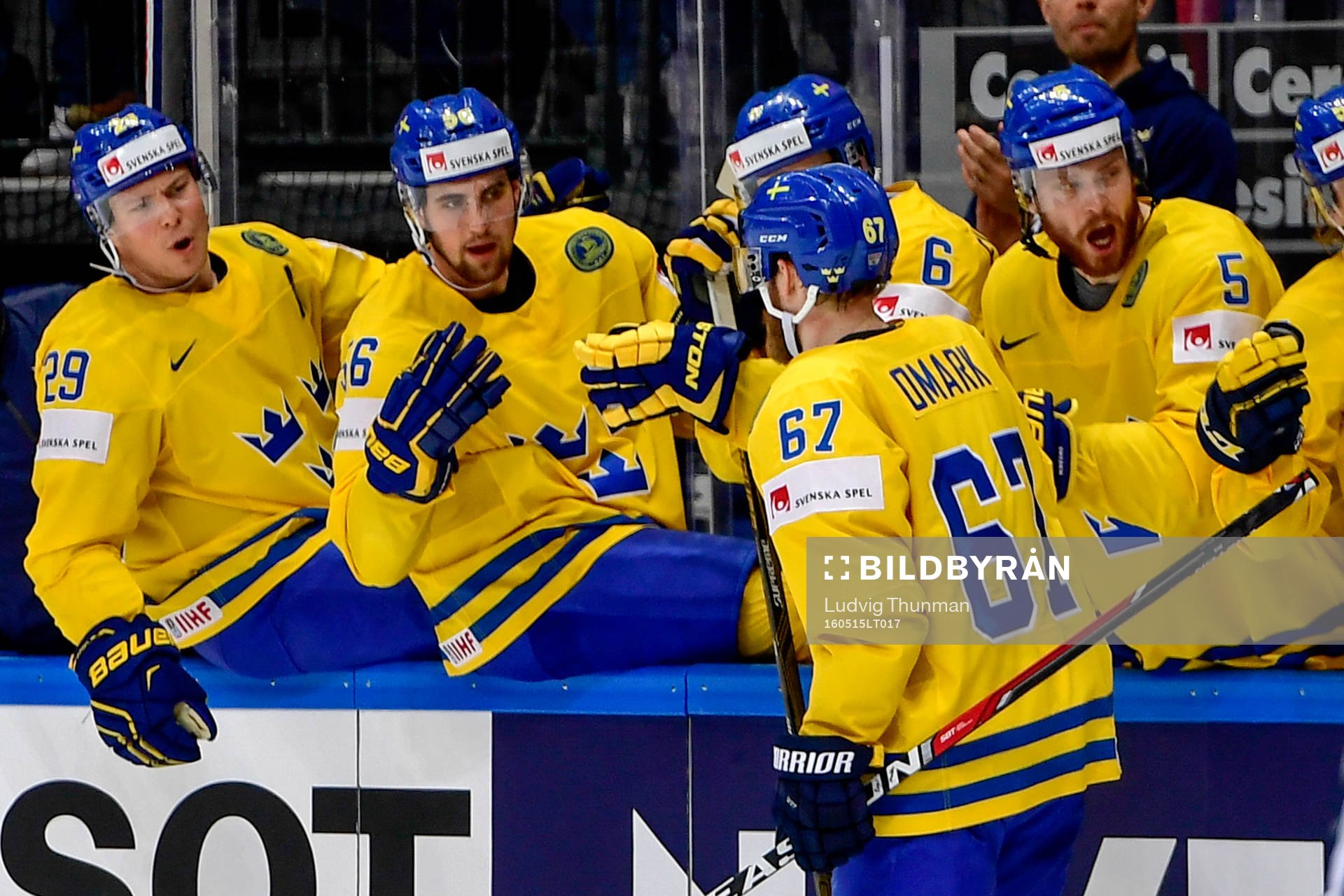Sveriges Linus Omark jublar