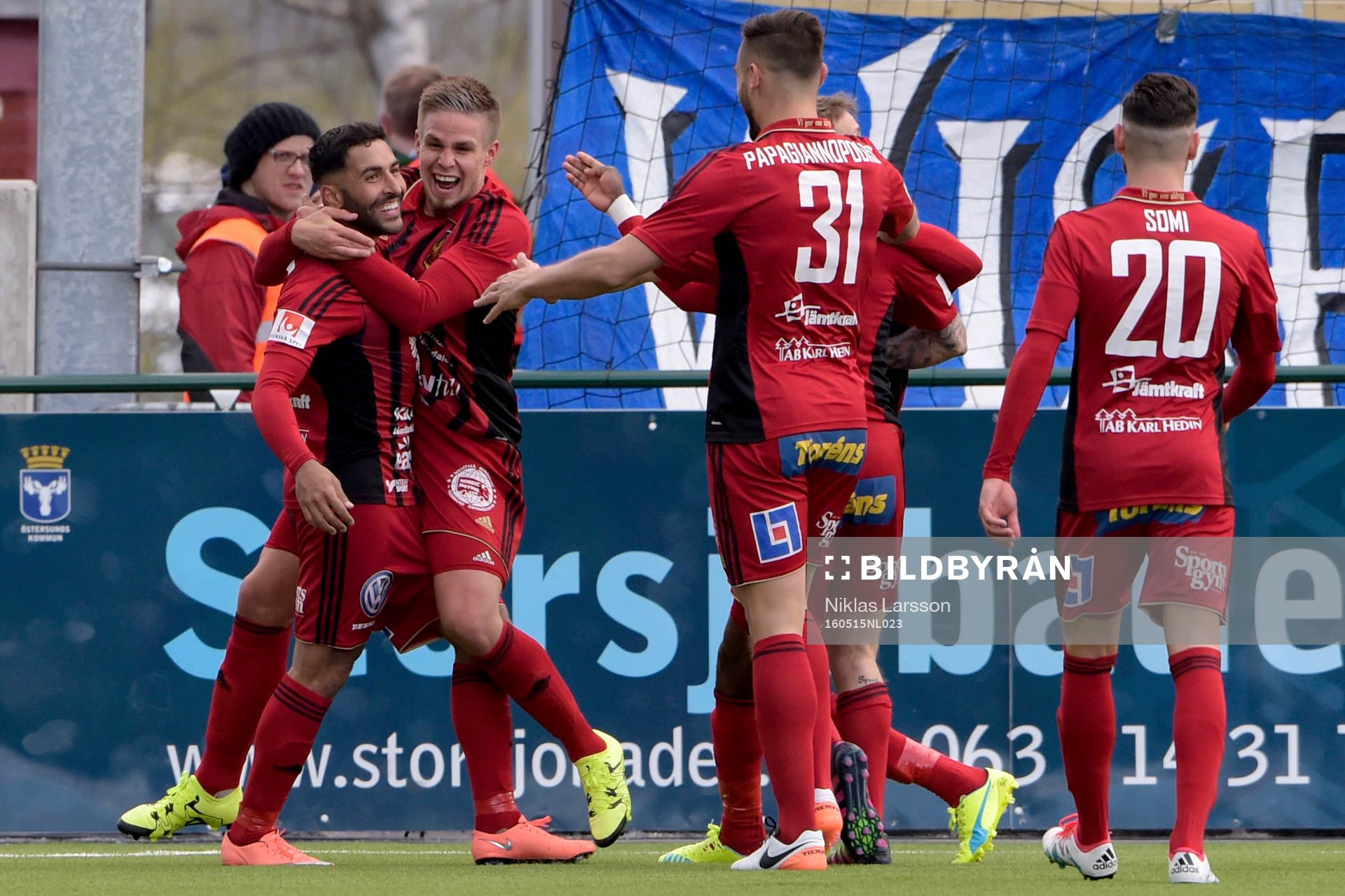 Östersunds Saman Ghoddos jublar