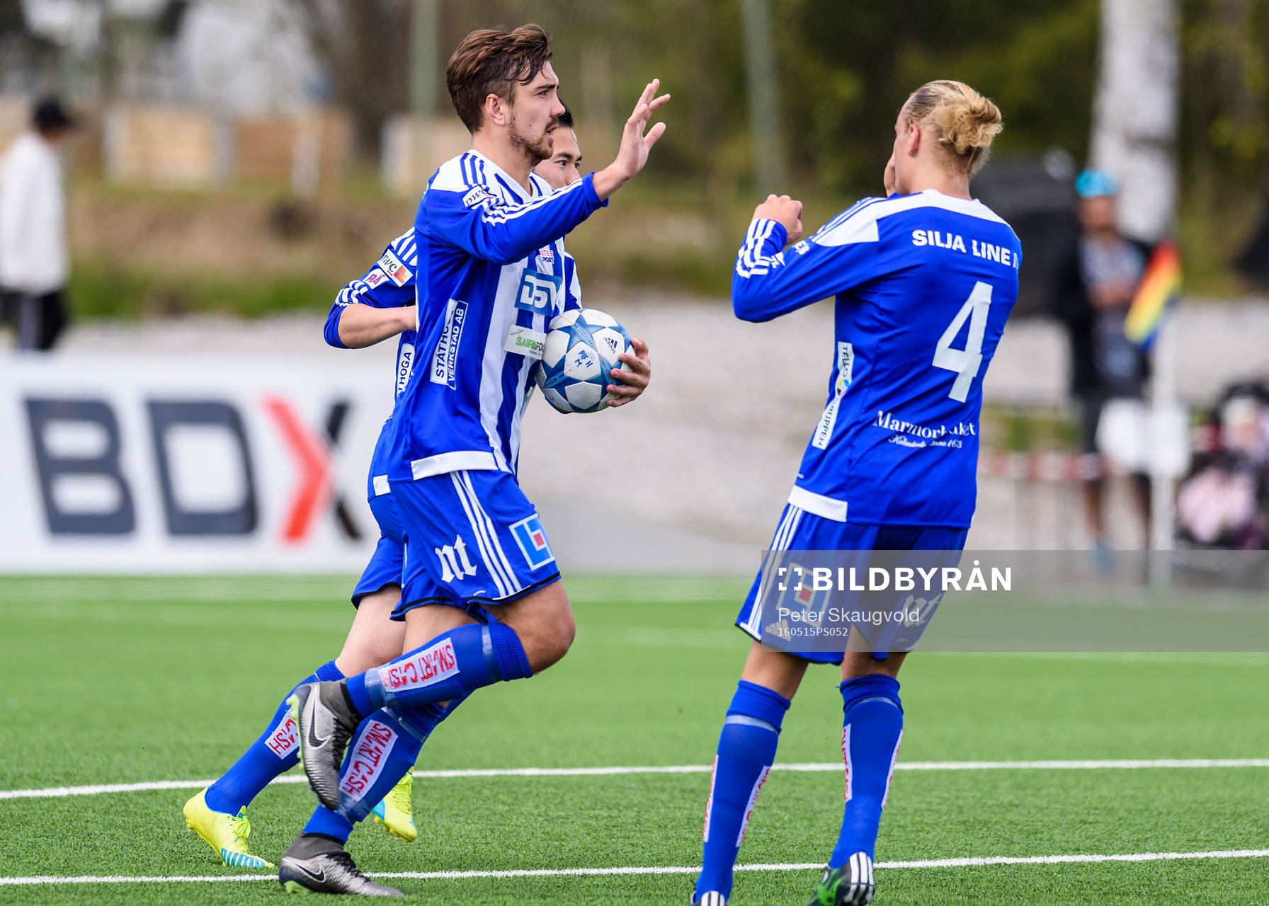 s Daniel Källsholm jublar