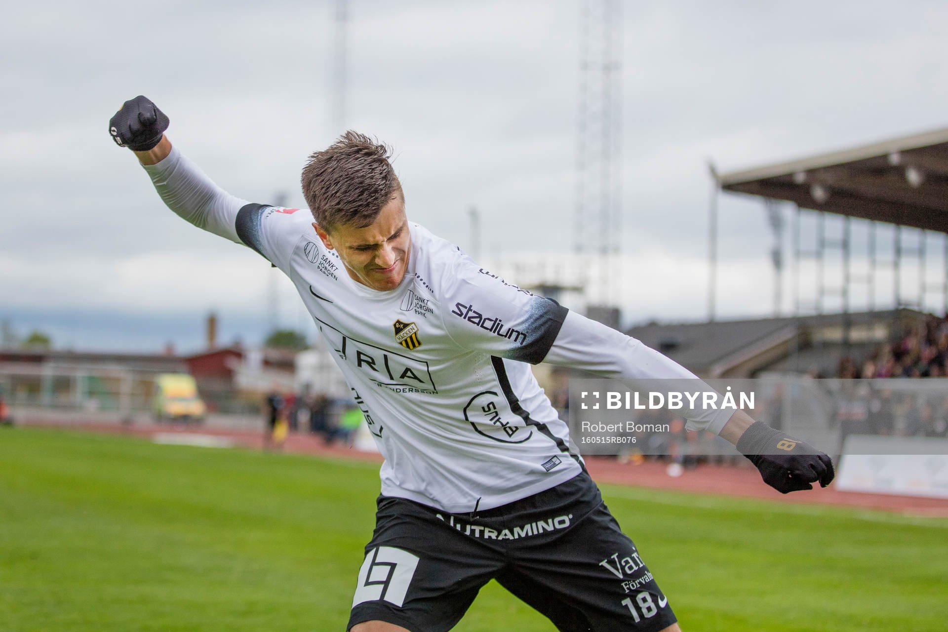 Häckens Alexander Jeremejeff jublar