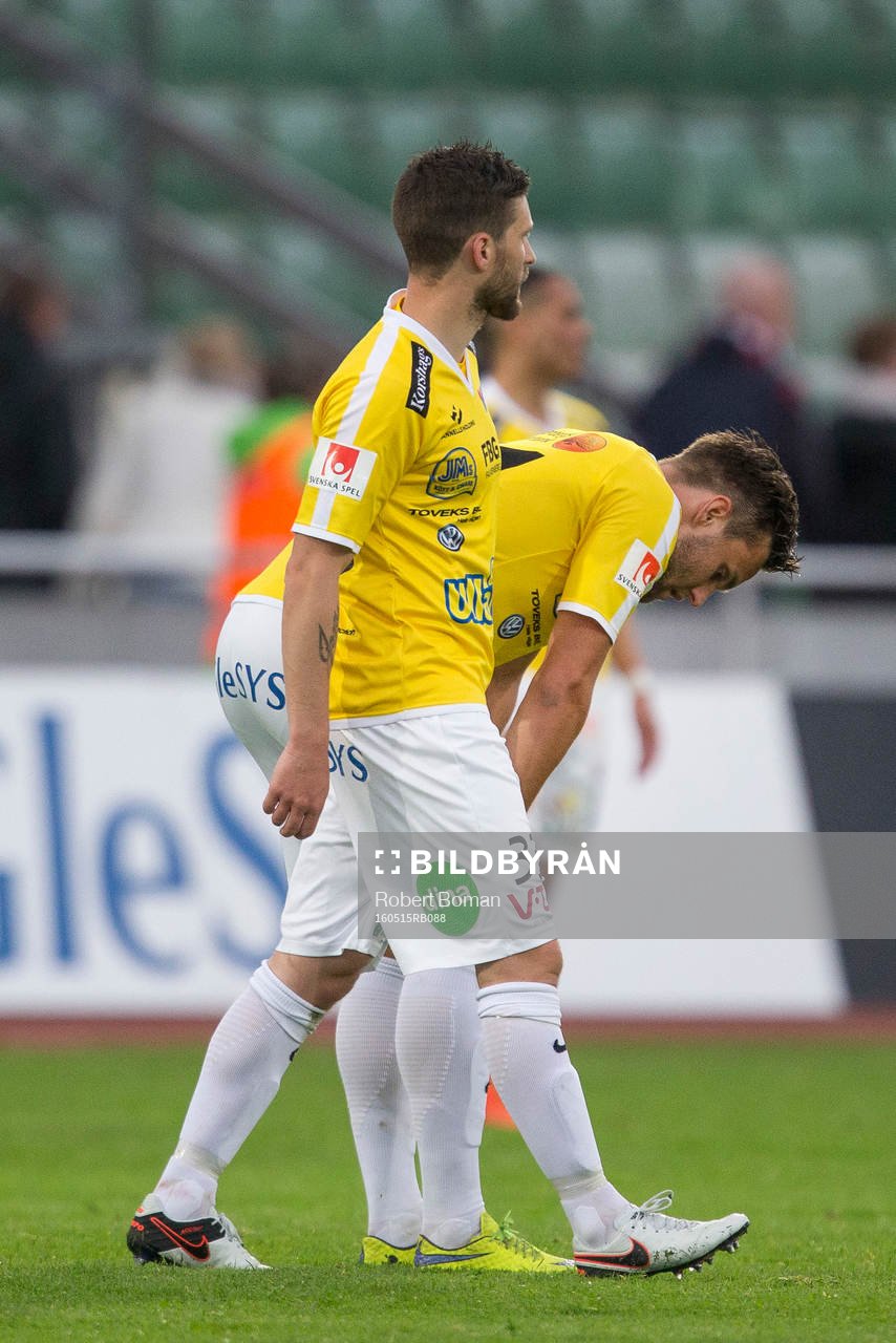 Falkenbergs Tibor Joza och Johannes Vall deppar