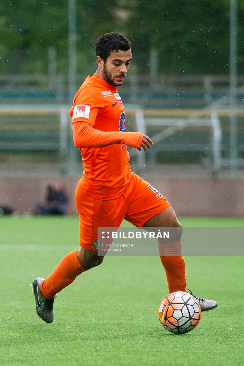 Athletics Othman El Kabir med bollen