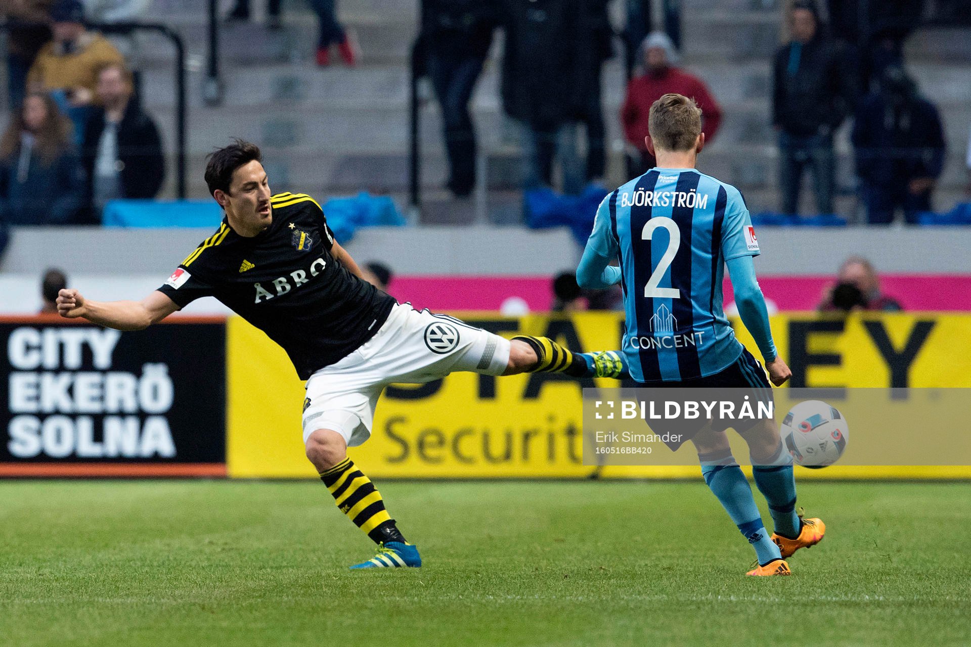 s Stefan Ishizaki och Djurgårdens Tim Björkström