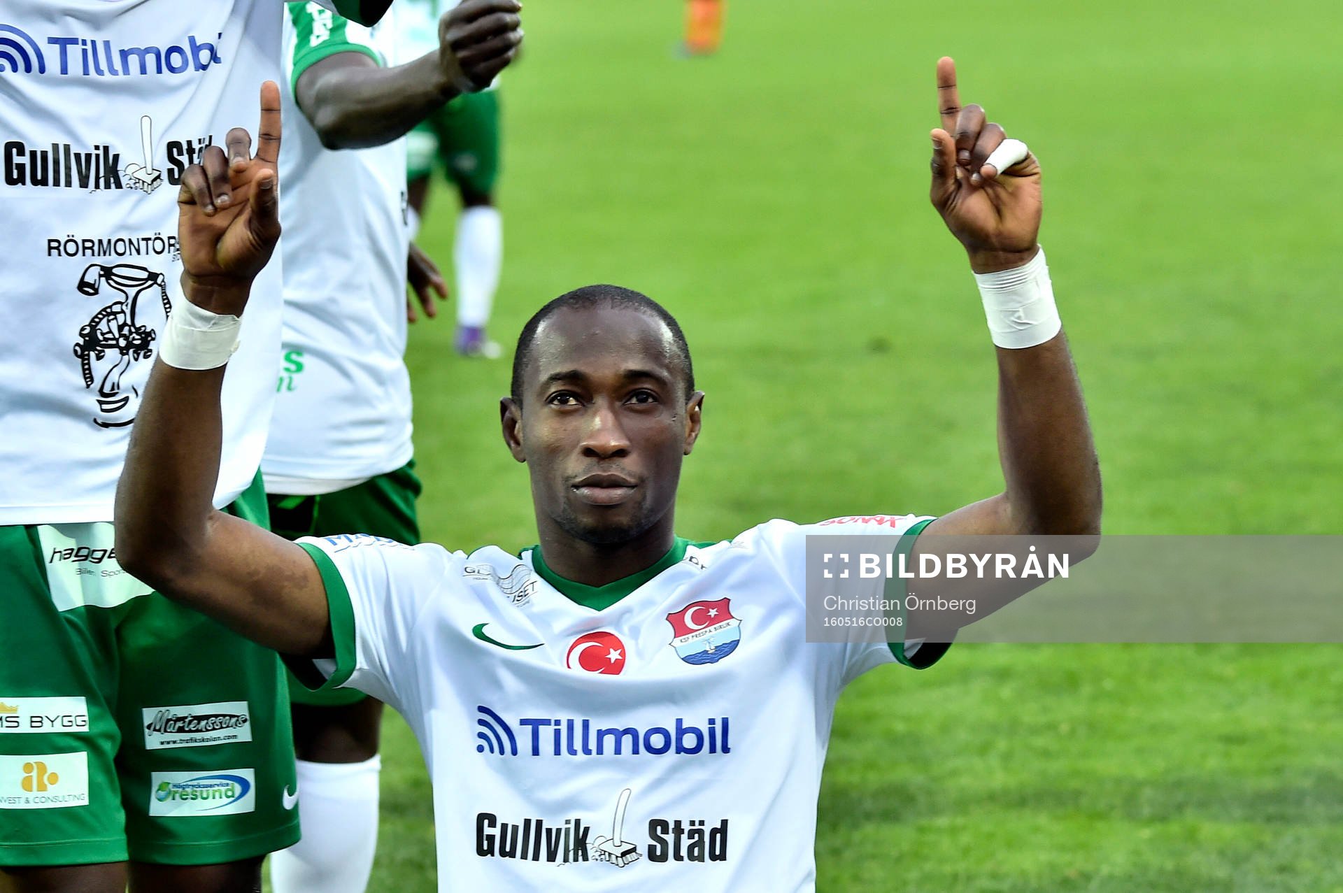 Prespa Birliks Sadat Karim jublar