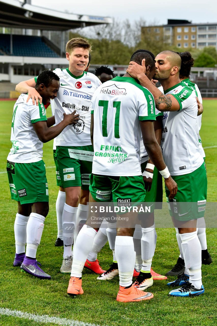 Prespa Birliks Sadat Karim jublar