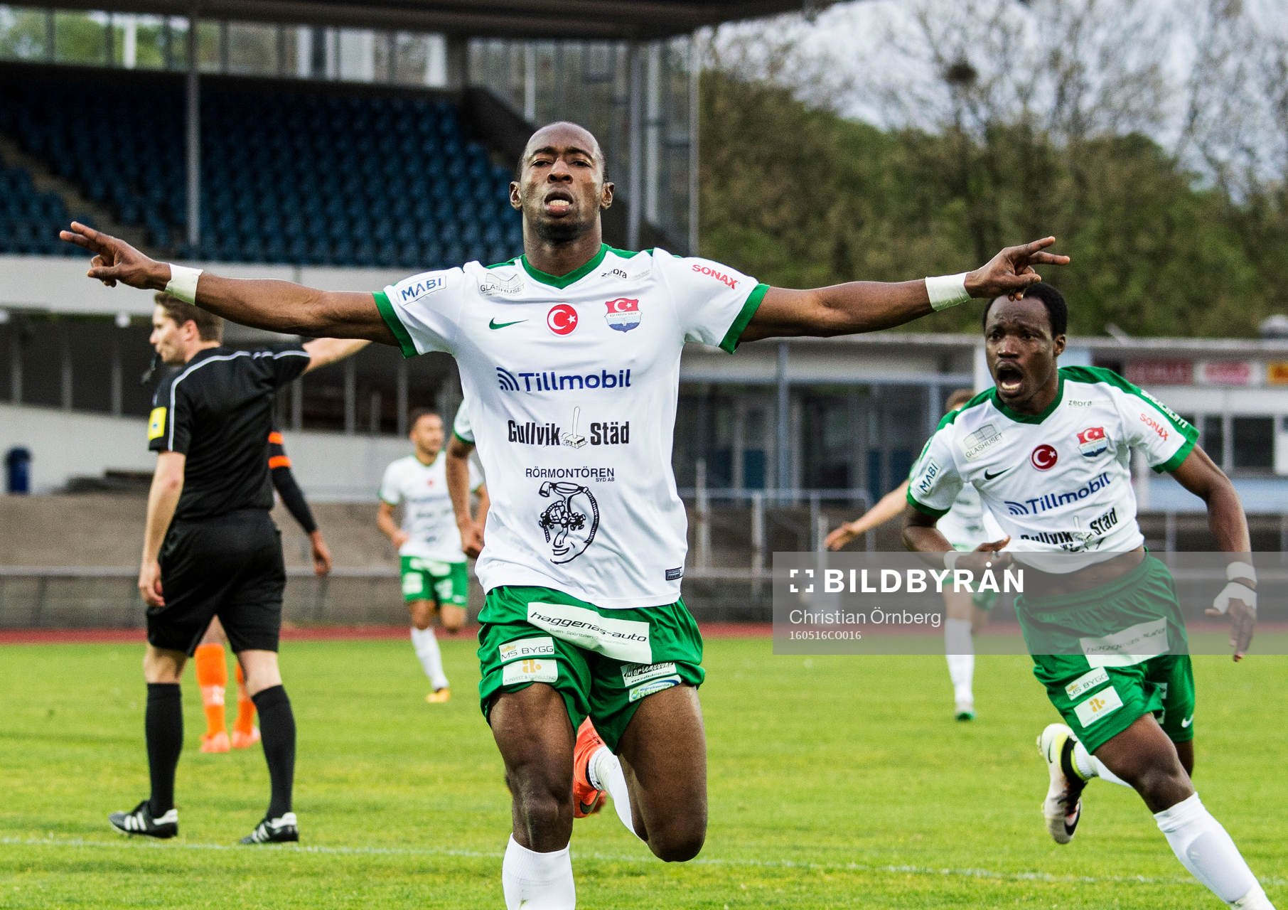 Prespa Birliks Sadat Karim jublar