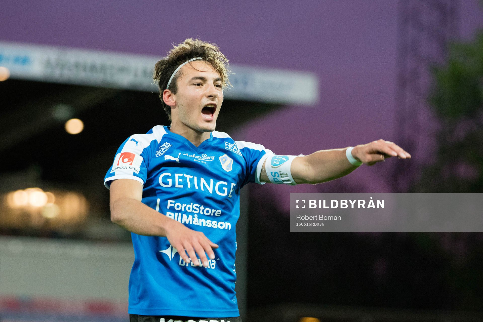 Halmstads Sead Haksabanovic jublar efter fotbollsmatchen i Superettan mellan Halmstad och Ljungskile den 16 Maj 2016 i Halmstad.