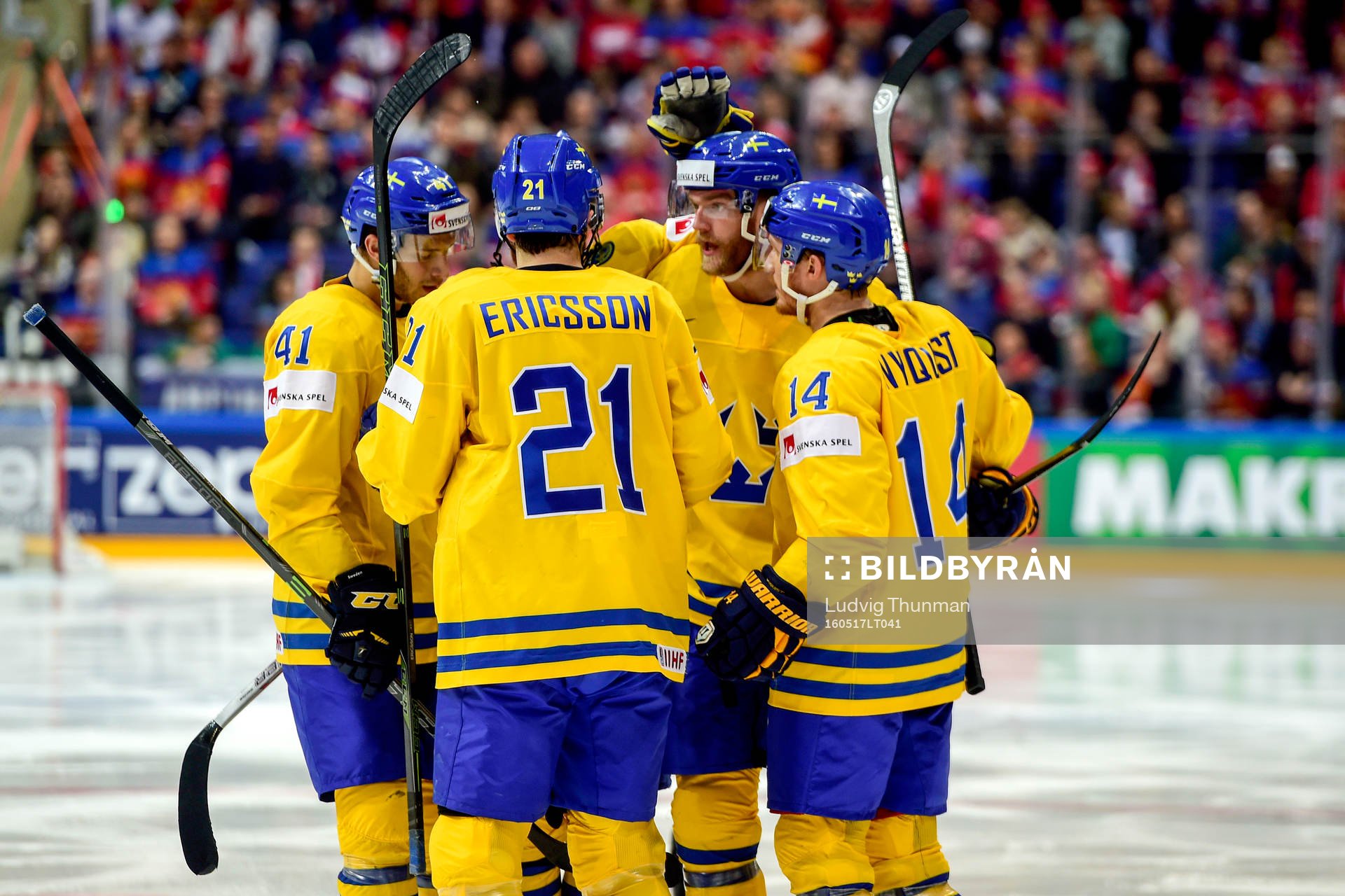Sveriges Mattias Ekholm jublar