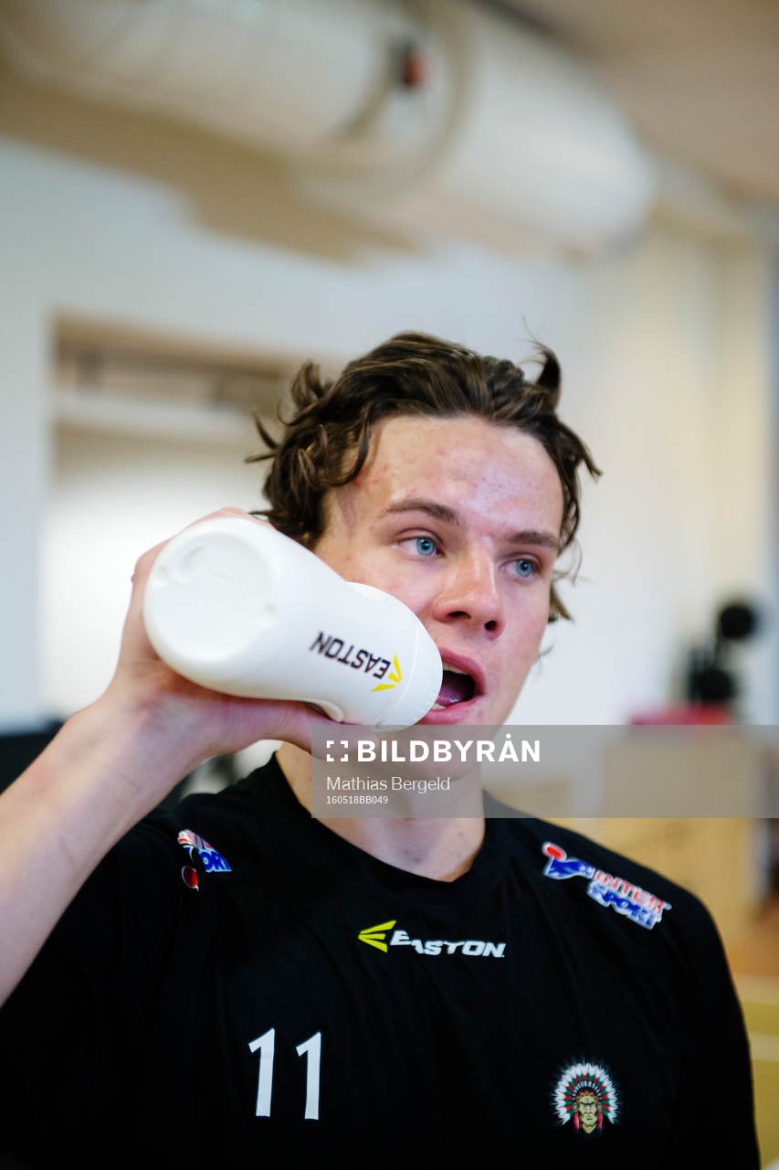 Frölundas Victor Olofsson dricker