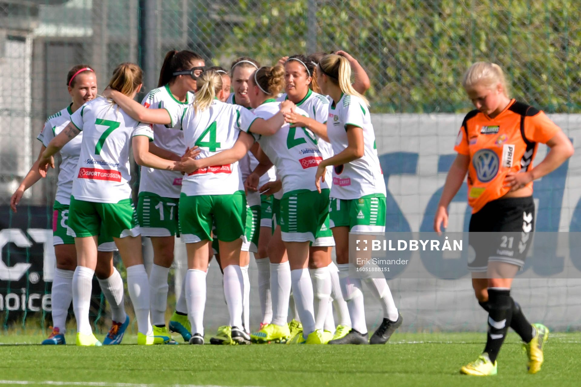 Hammarbys Olga Ekblom jublar