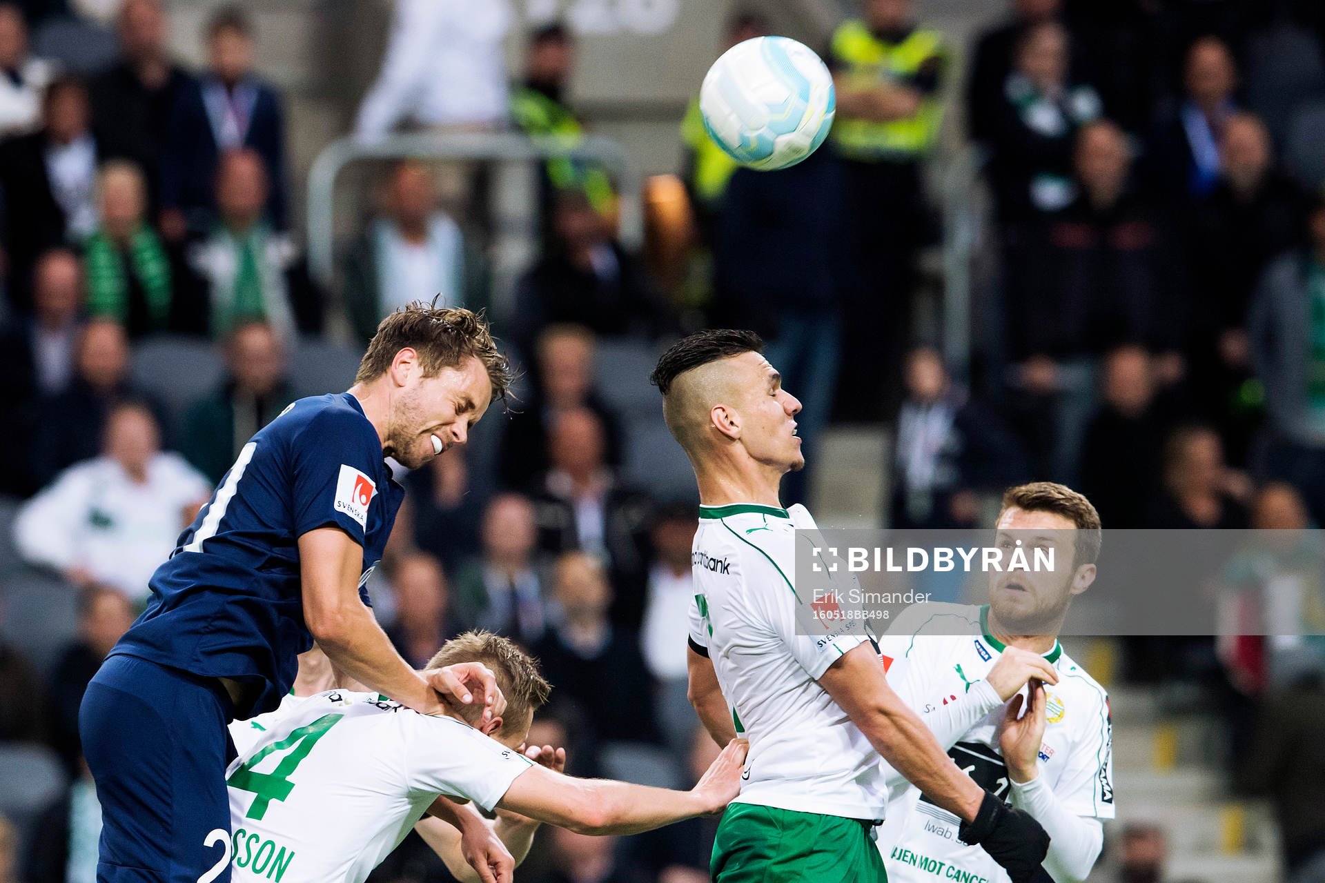 Malmö FFs Kari Arnason och Hammarbys Alexssander Medeiros