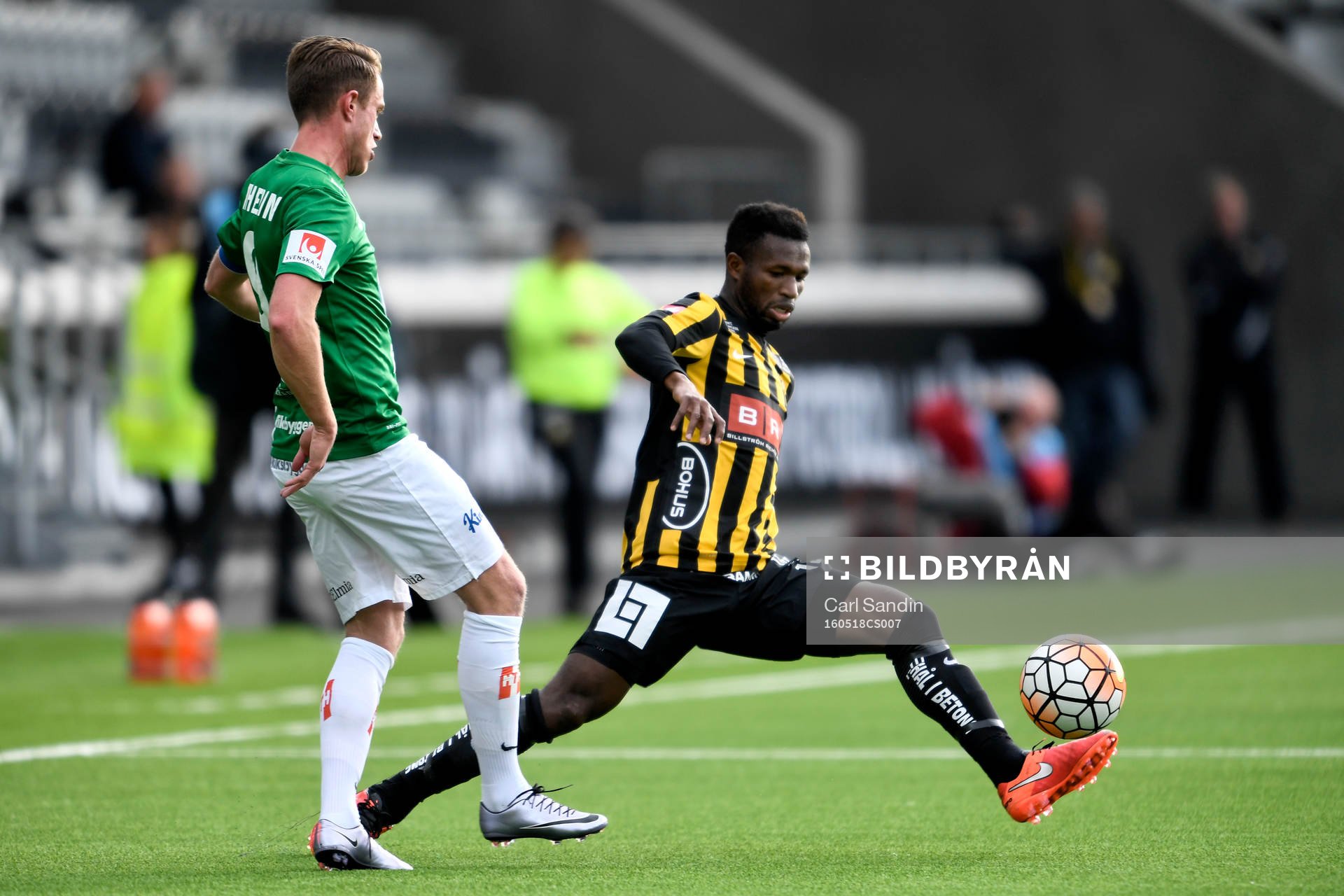 Häckens Mohammed Abubakari och Jönköpings Tommy Thelin