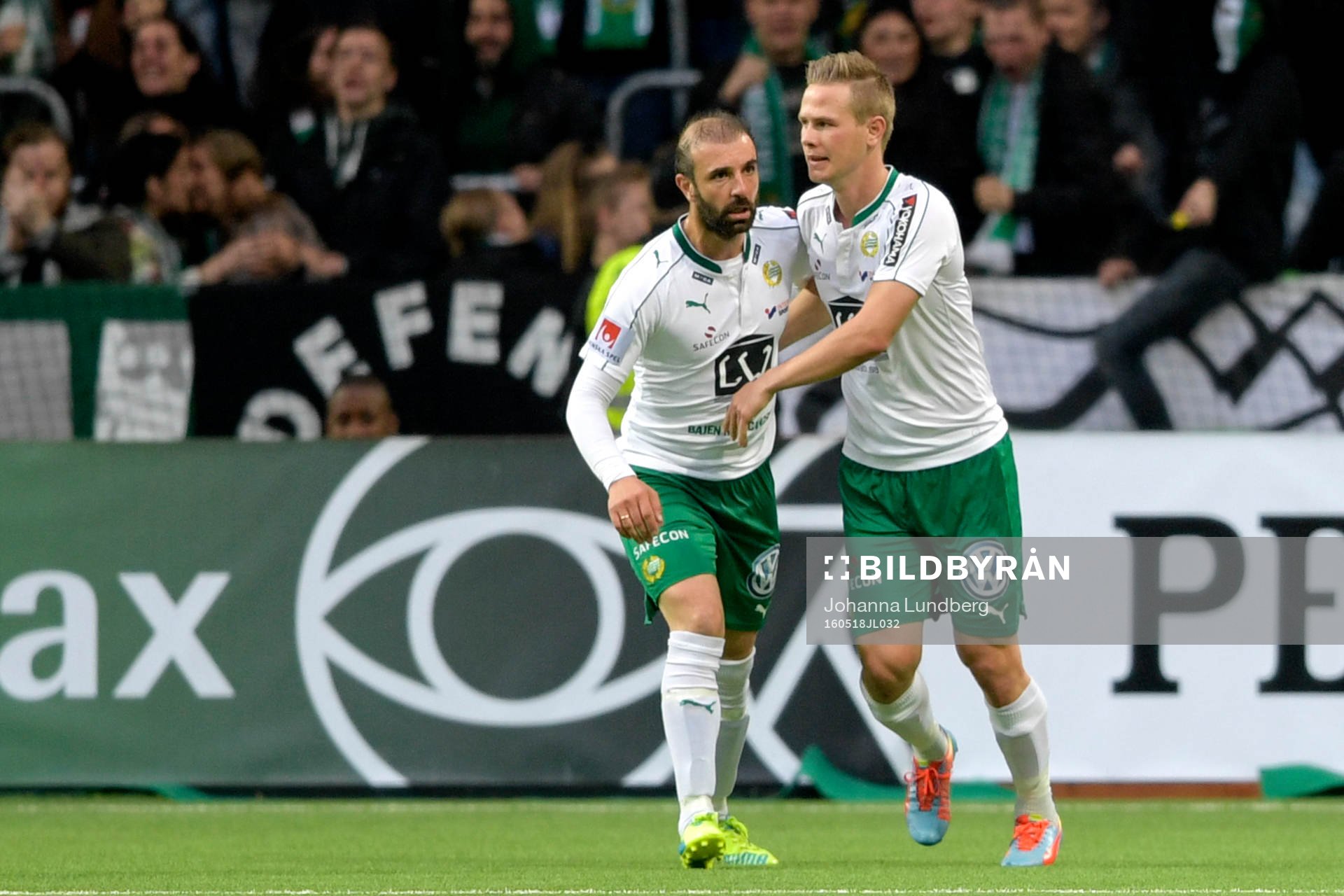 Hammarbys Kennedy Bakircioglu och Erik Israelsson jublar