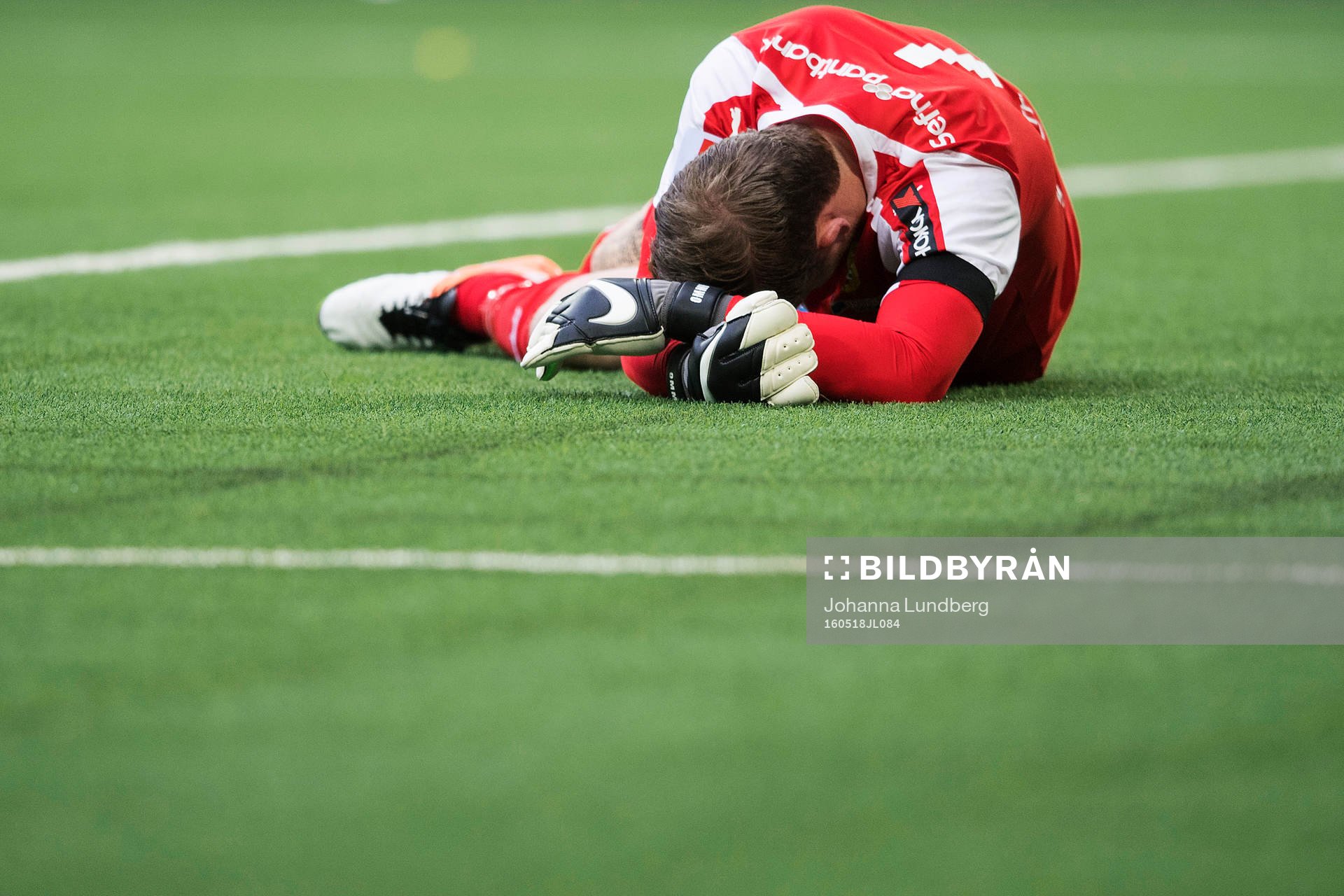 Hammarbys målvakt Ögmundur Kristinsson har ont