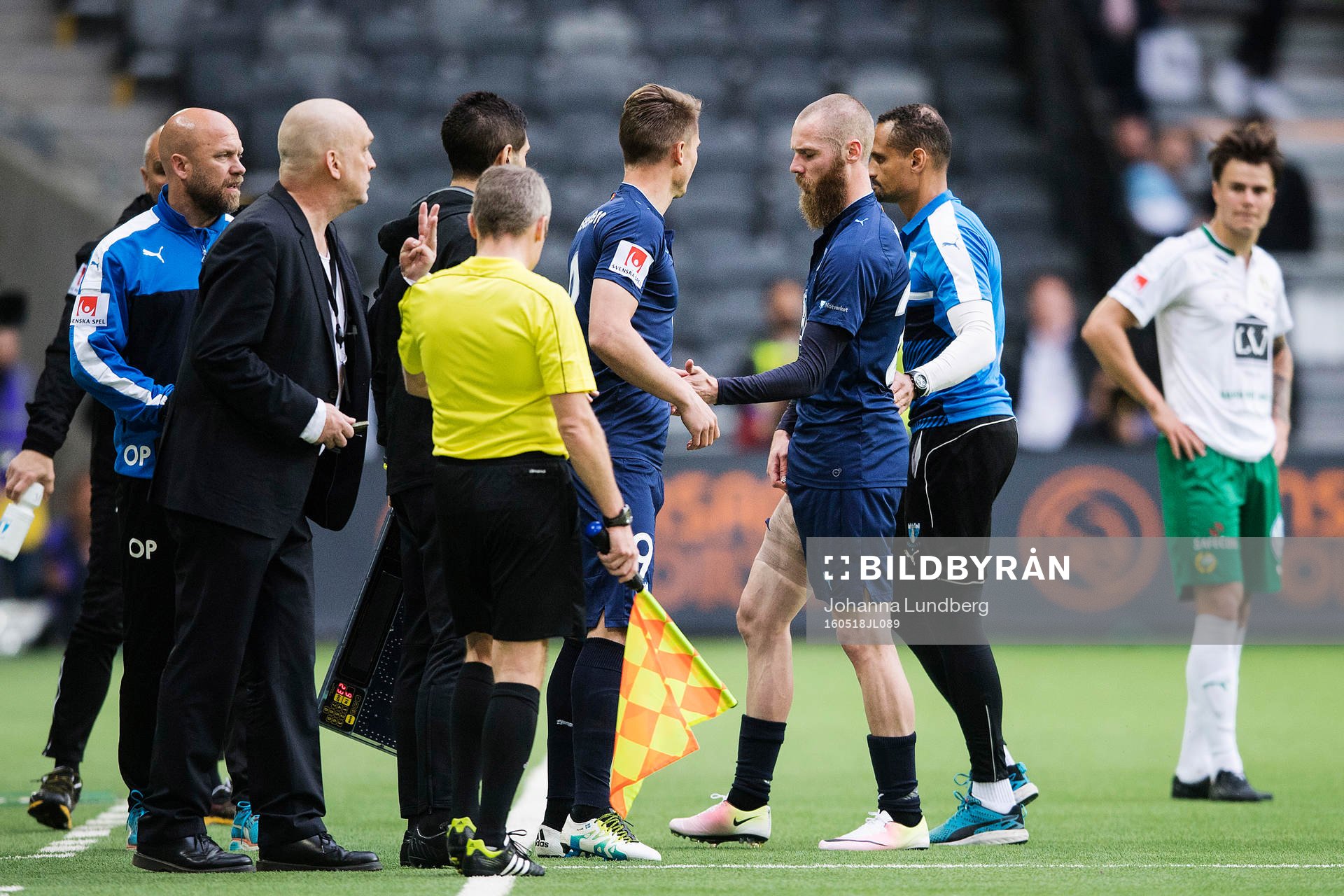 Malmö FFs Jo Inge Berget går av skadad
