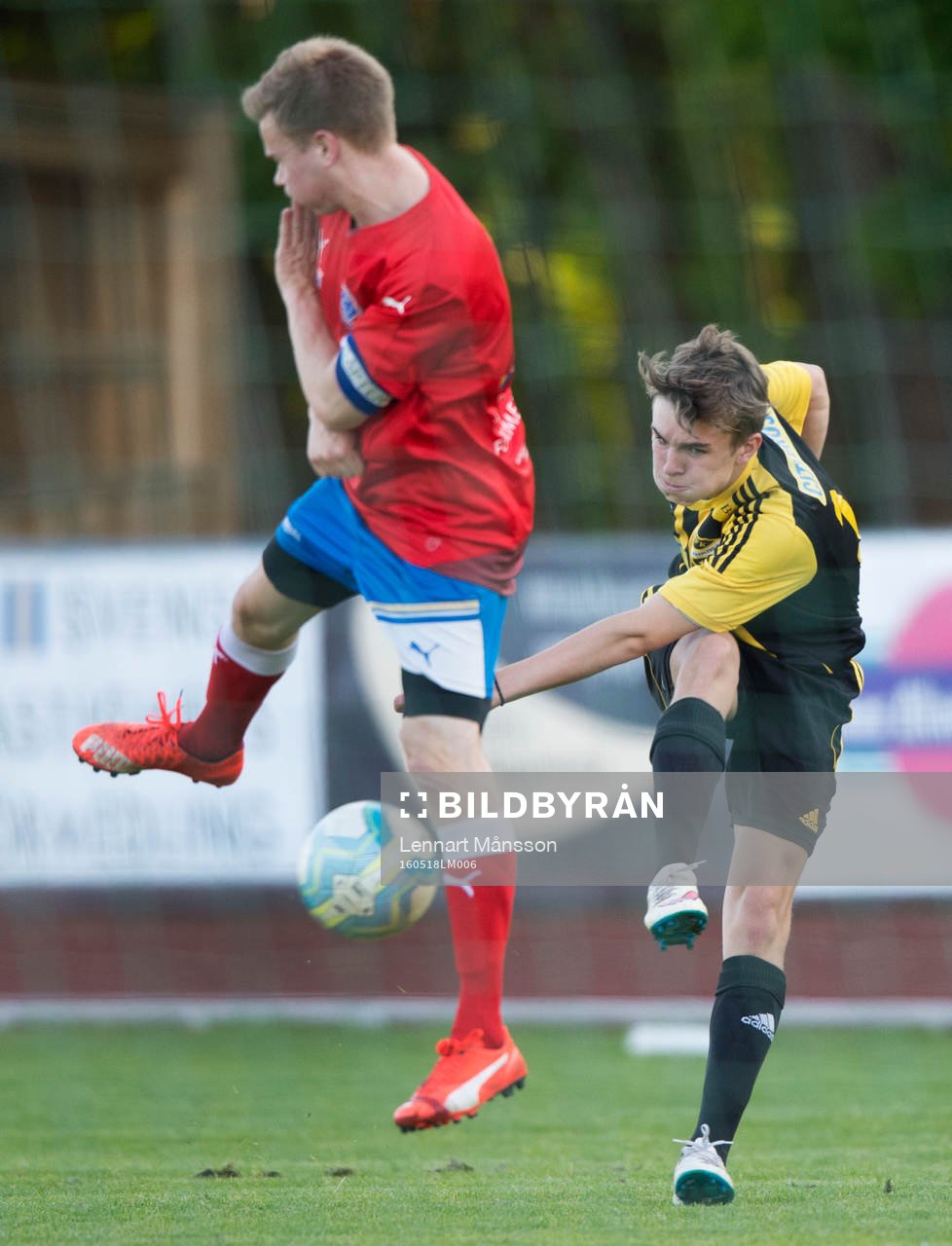 IFK Hässleholms 15-årige Elliott Nilsson i matchen i DM mellan Staffanstorp och IFK Hässleholm i Staffanstorp 18 maj  2016.
