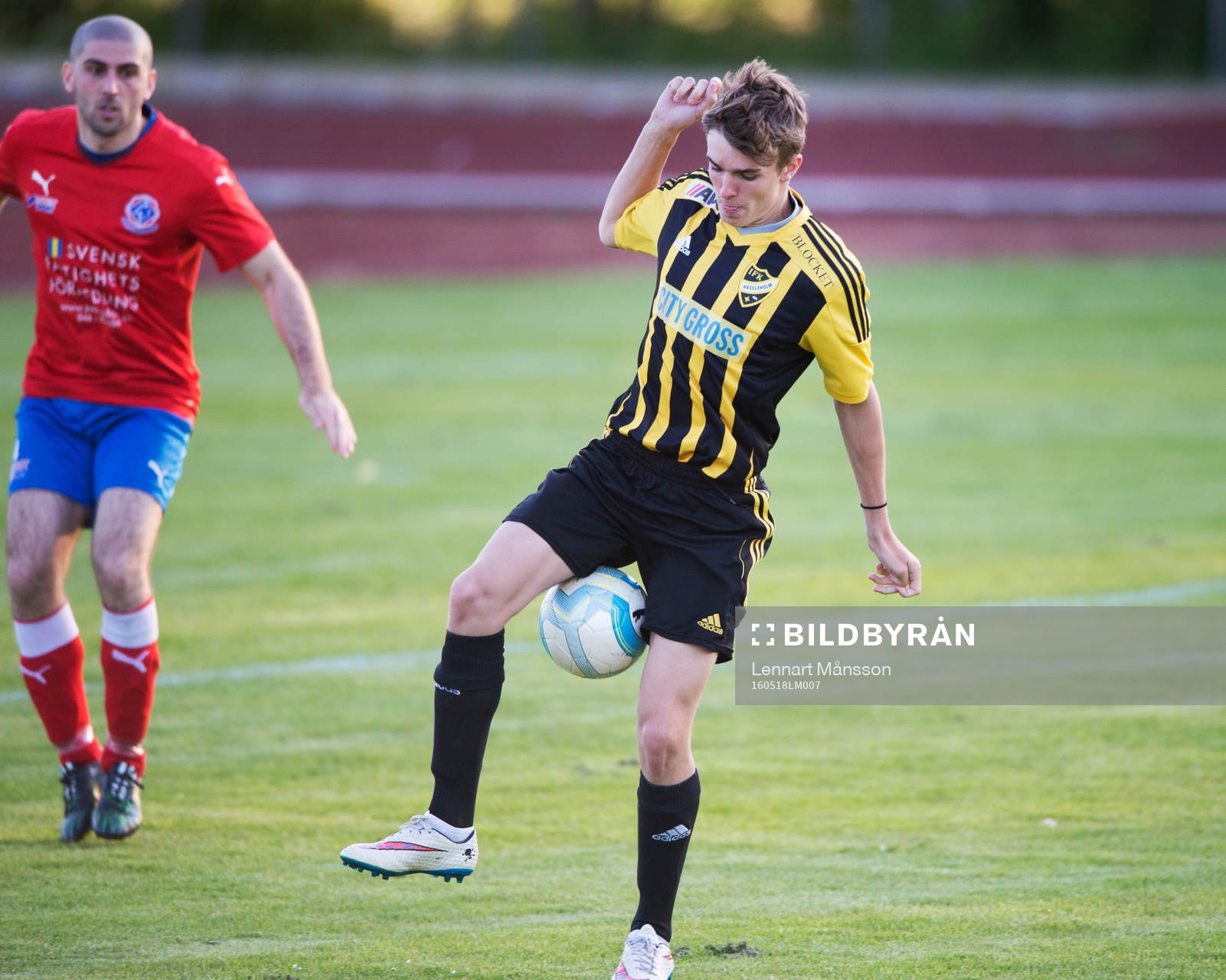 IFK Hässleholms 15-årige Elliott Nilsson i matchen i DM