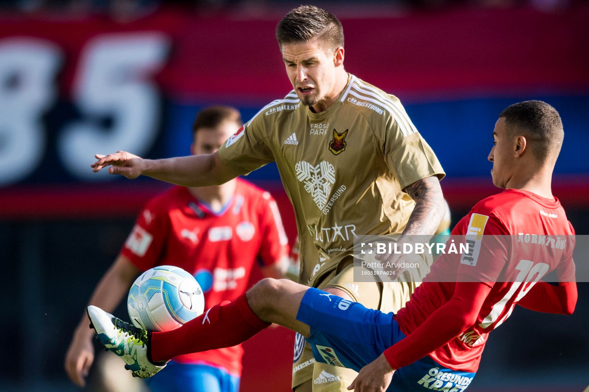 Östersunds Douglas Bergqvist och Helsingborgs Jordan