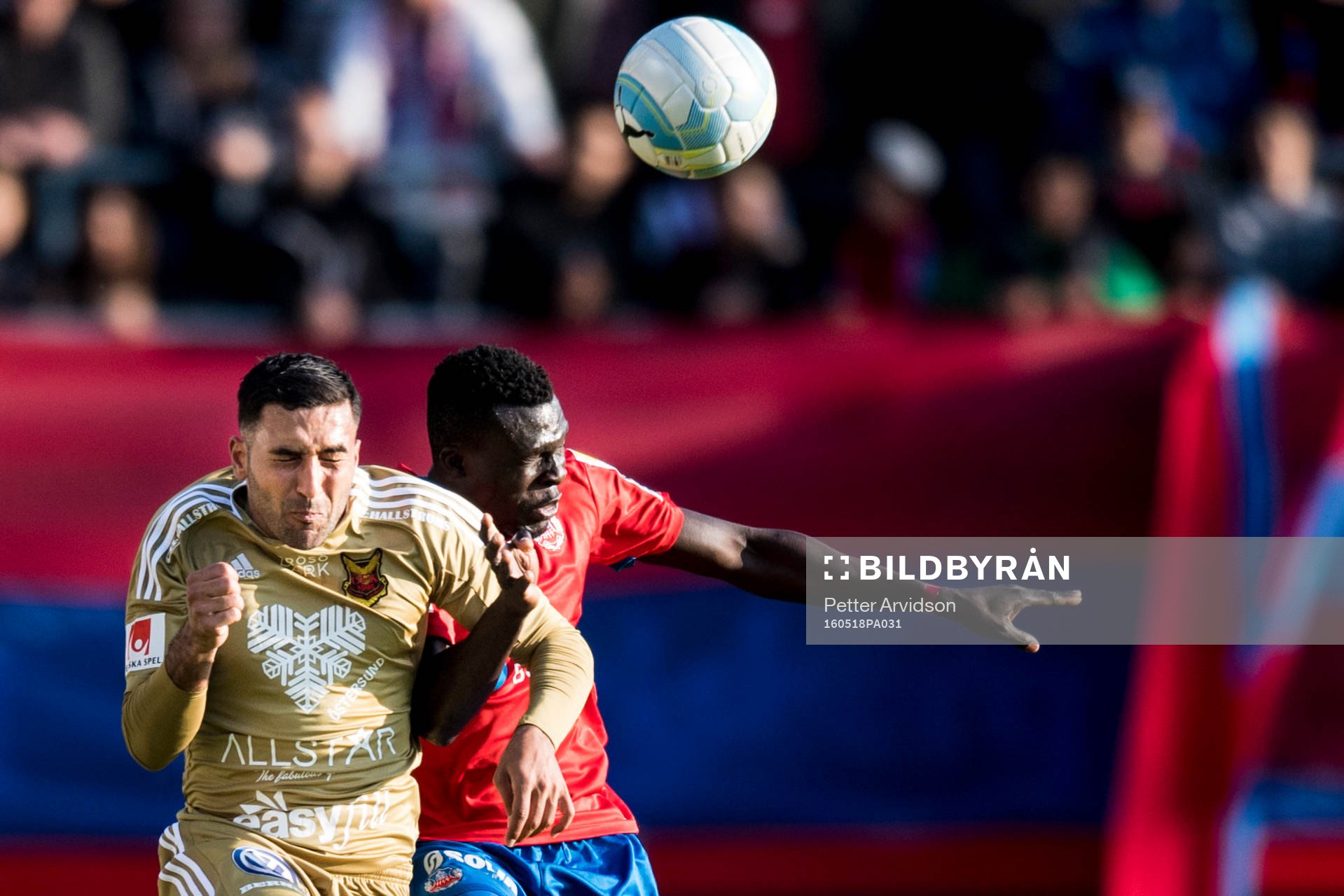 Östersunds Saman Ghoddos och Helsingborgs Lalawélé