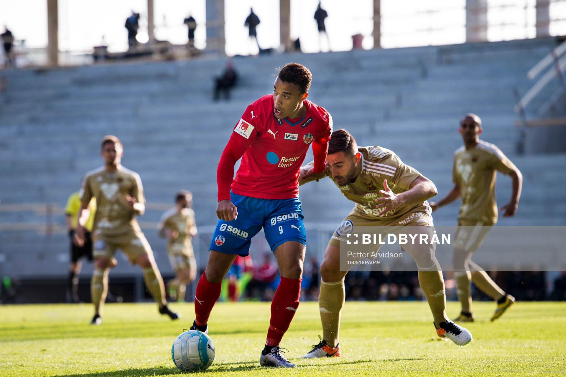 Helsingborgs Matthew Rusike och Östersunds Sotirios