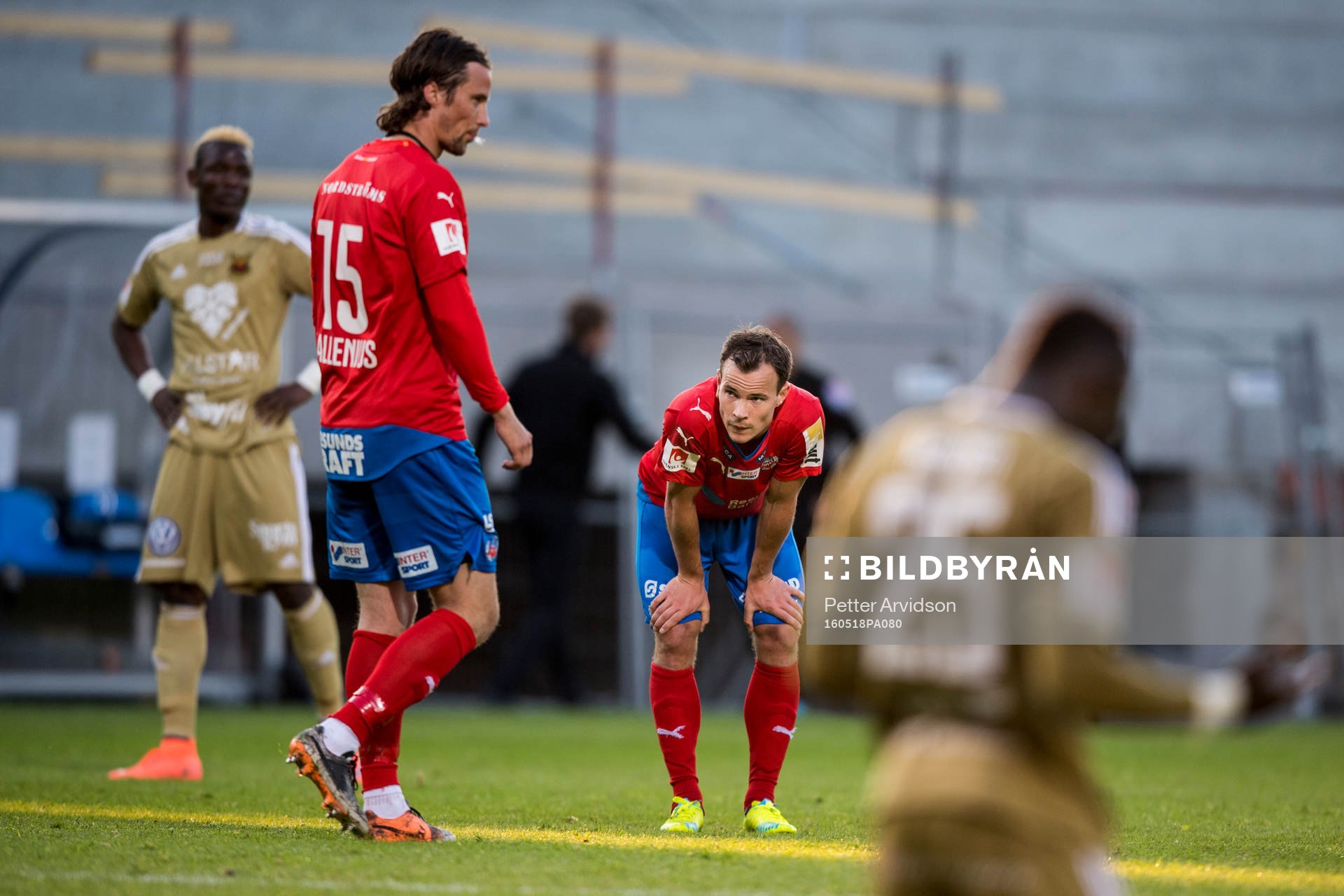 Helsingborgs Linus Hallenius och Anton Wede deppar